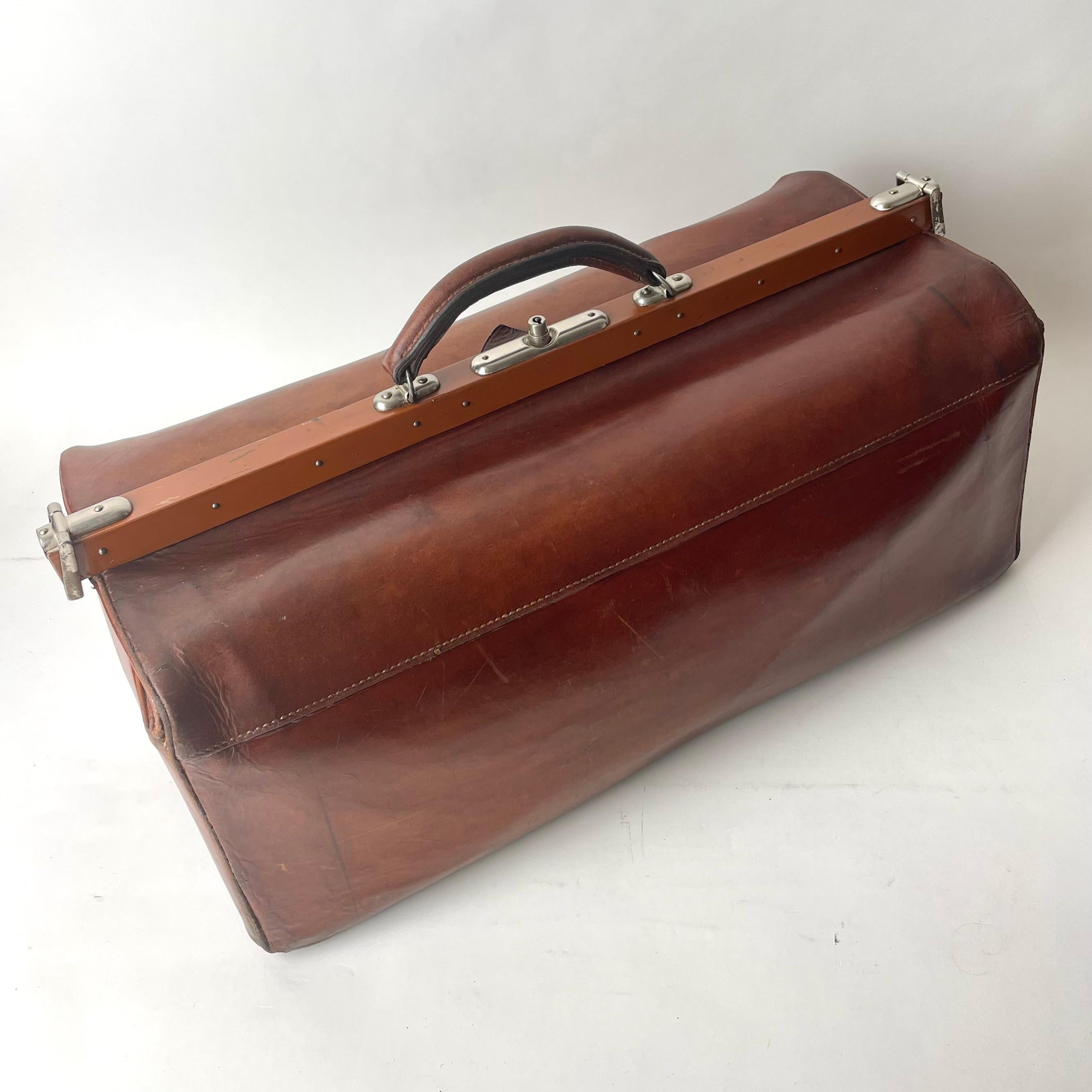 Early 19th Century Leather Luggage with Nickel Details For Sale 2