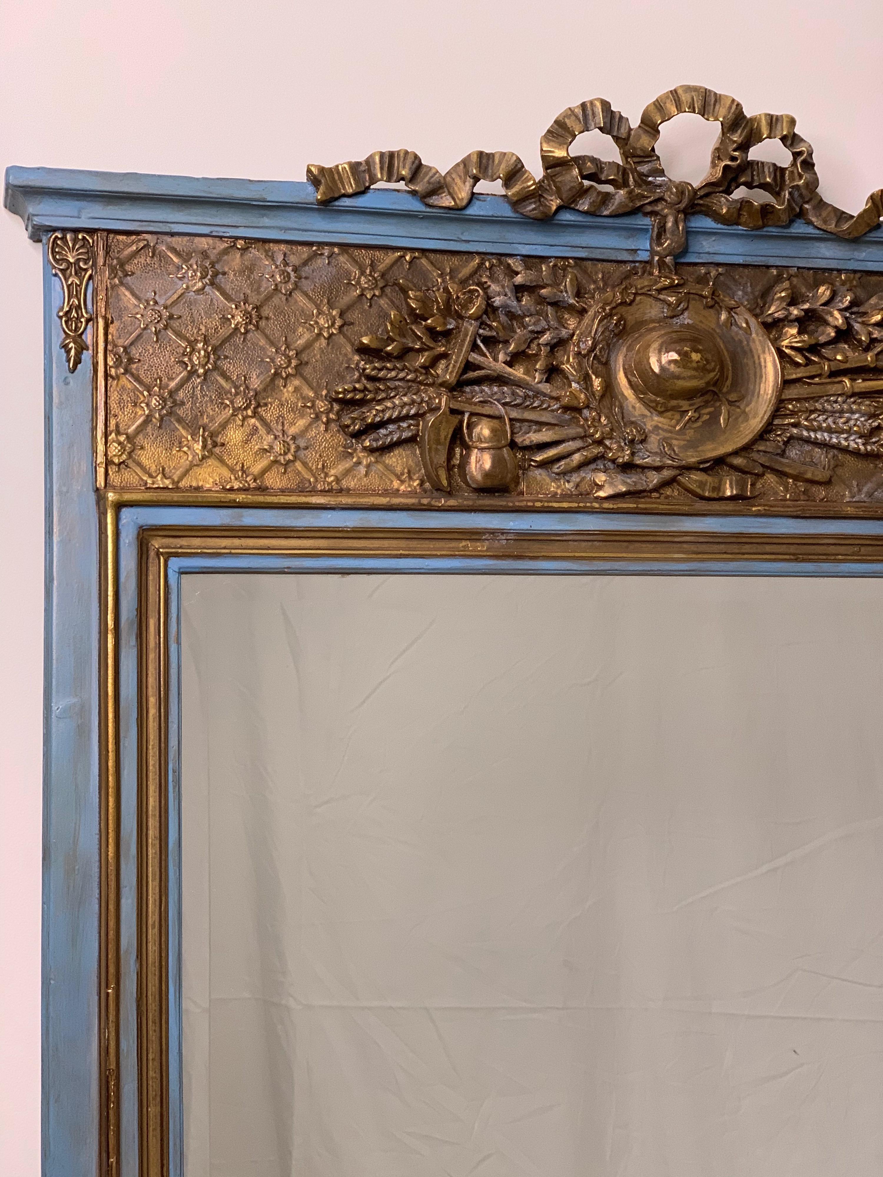 Early 19th Century Louis XVI Style Painted and Parcel-Gilt Mirror In Good Condition In Lambertville, NJ