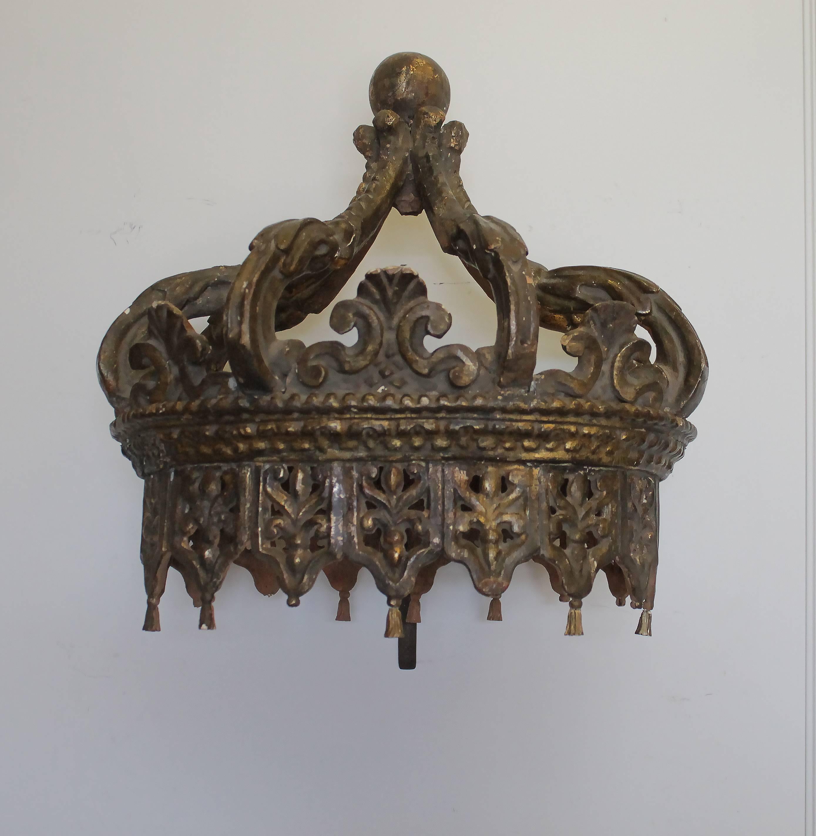 Early 19th Century Louis XIV Style Bed Corona Crown Shaped Canapé 4