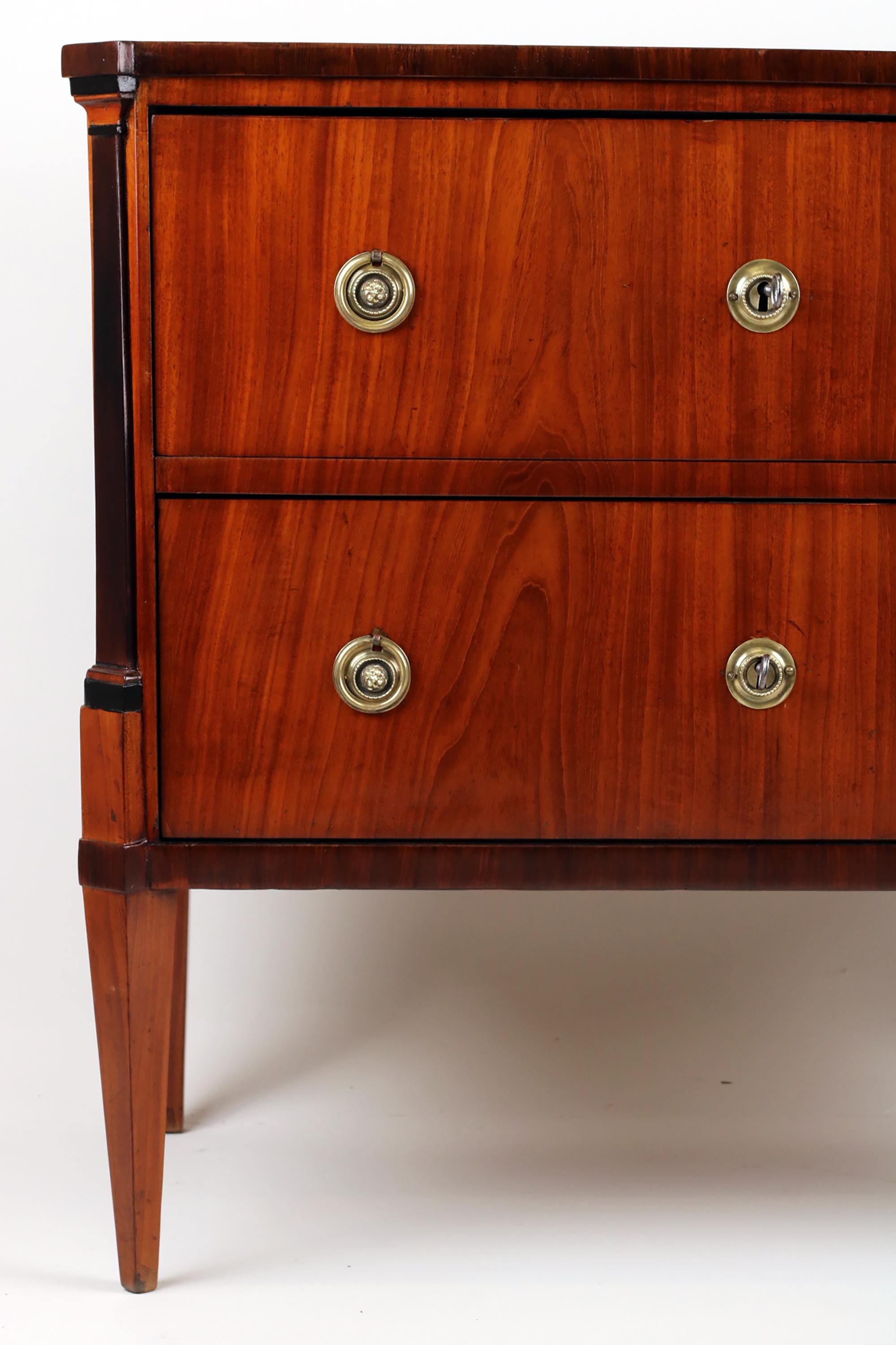 Early 19th Century Louis XVI small Chest of Drawers For Sale 11