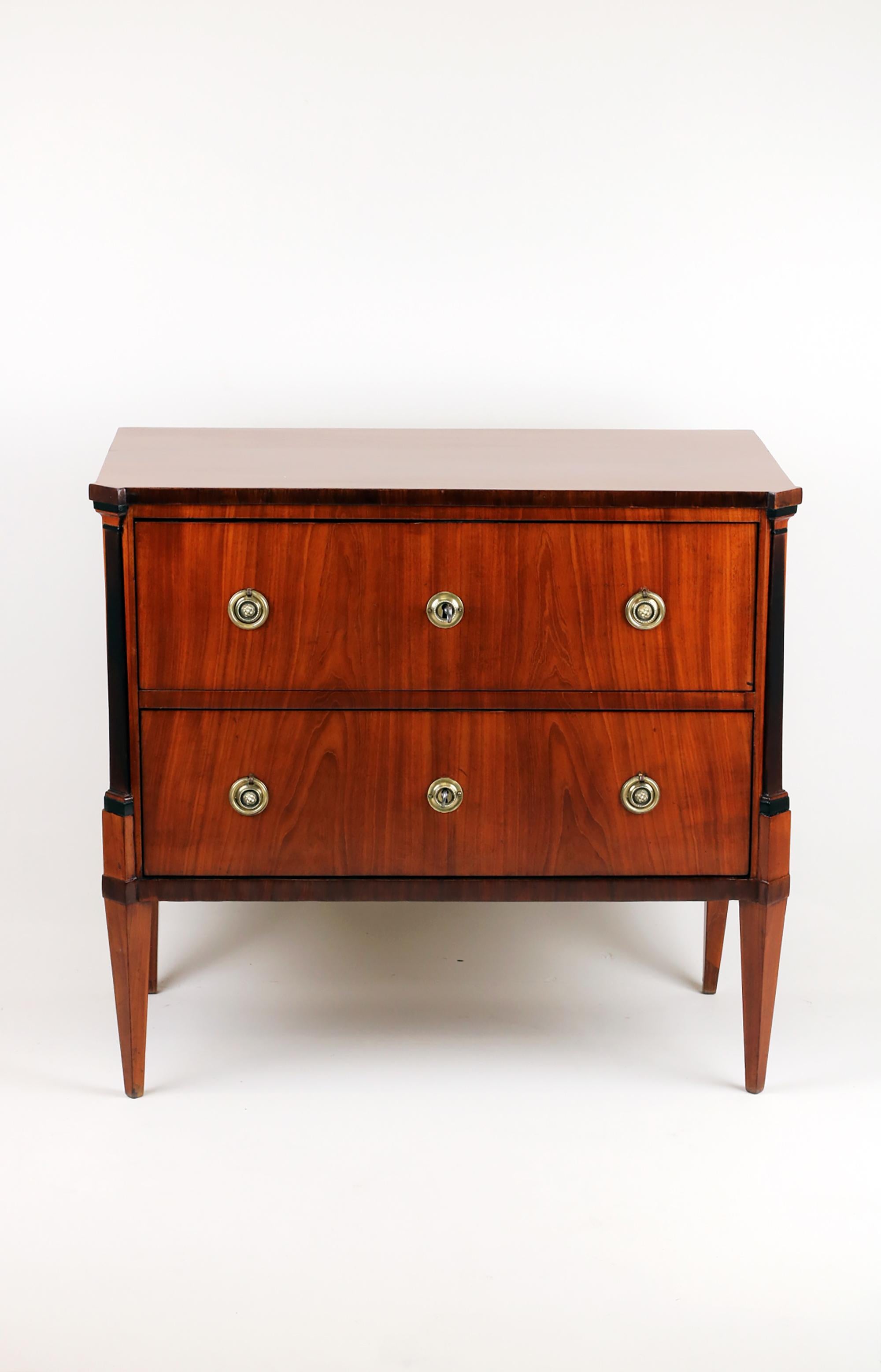 Early 19th Century Louis XVI small Chest of Drawers For Sale 12