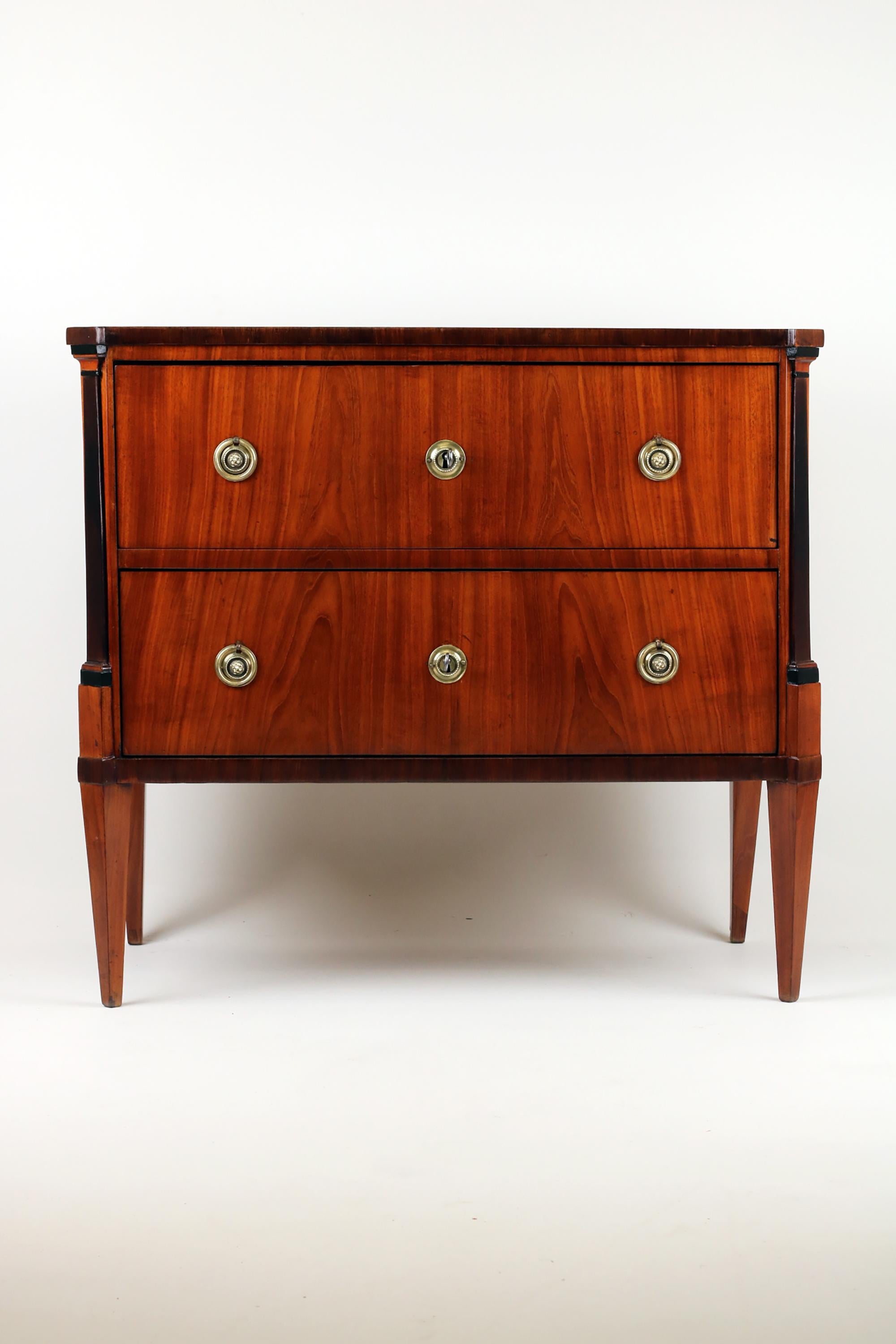 Early 19th Century Louis XVI small Chest of Drawers For Sale 13
