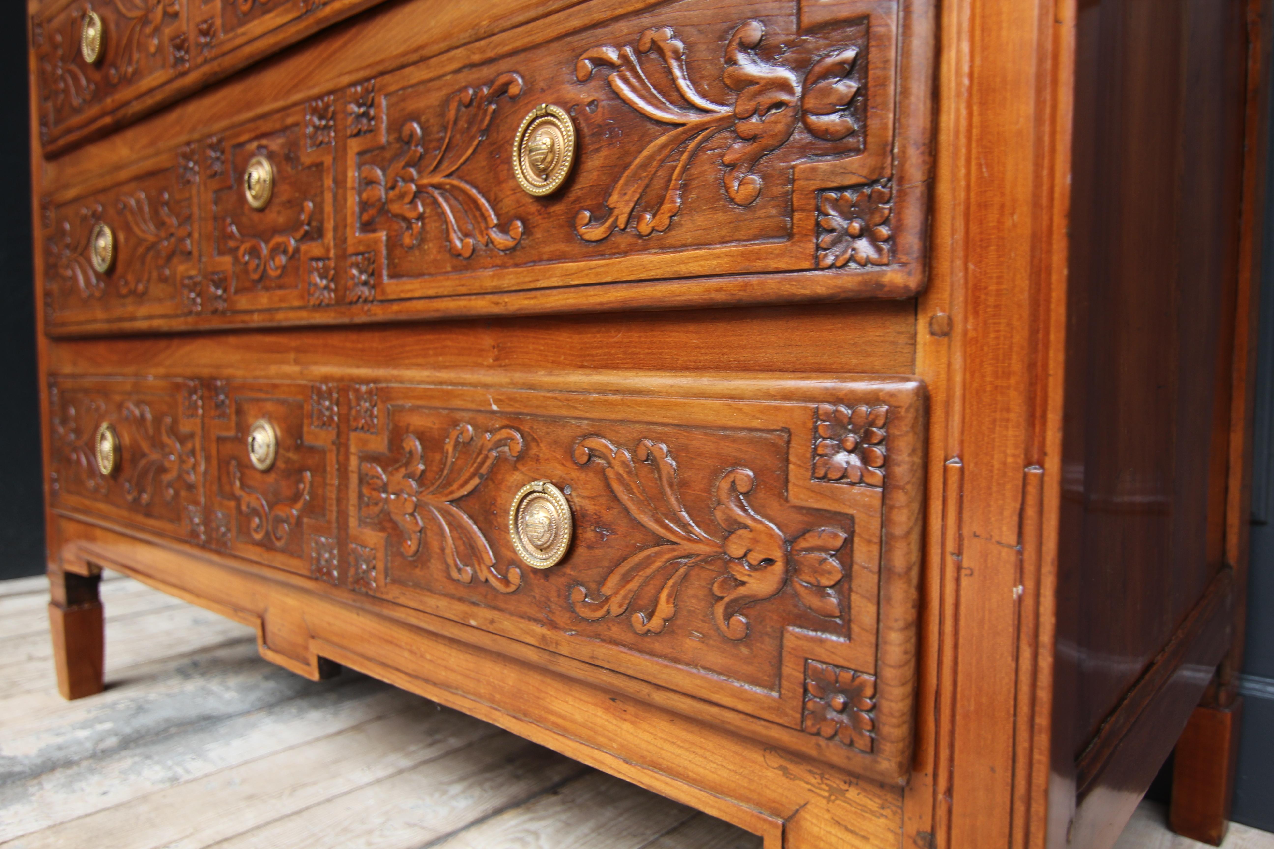 Early 19th Century Louis XVI Style Cherry Wood Chest of Drawers For Sale 6