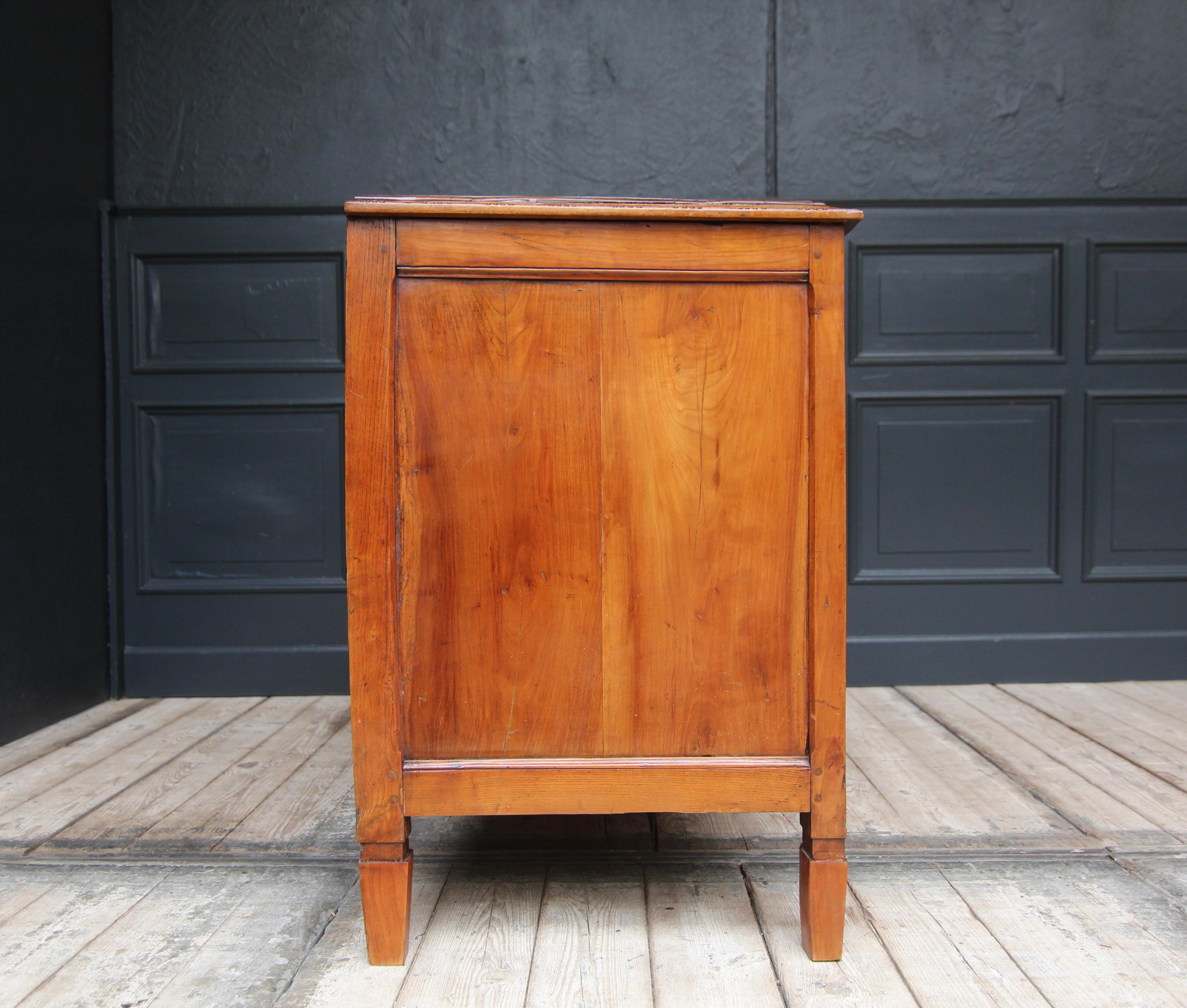 Early 19th Century Louis XVI Style Cherry Wood Chest of Drawers For Sale 2