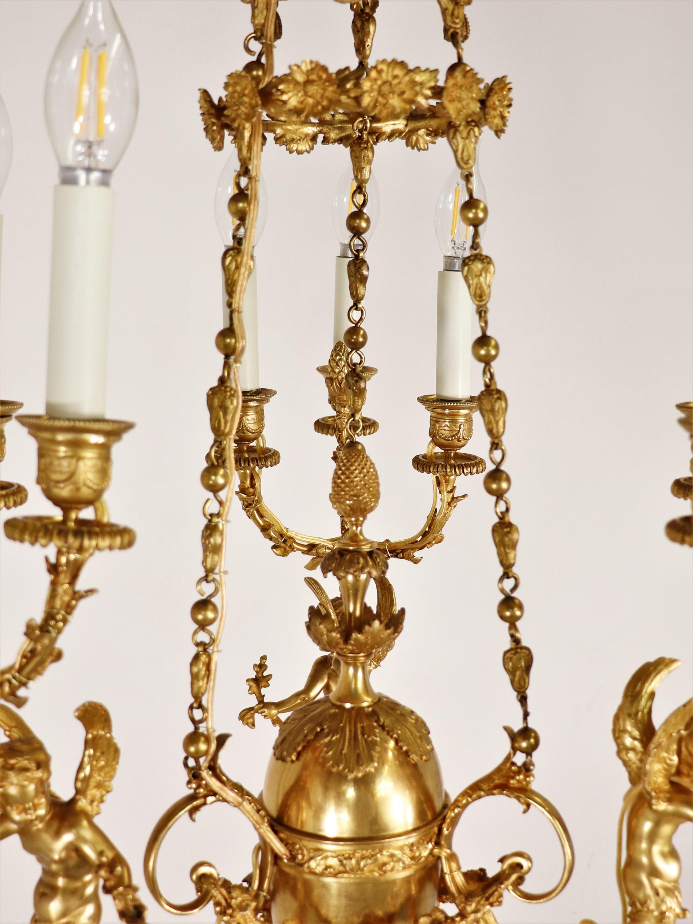Early 19th Century Louis XVI Style Doré Bronze Cherub Putti Chandelier In Good Condition For Sale In Chicago, IL