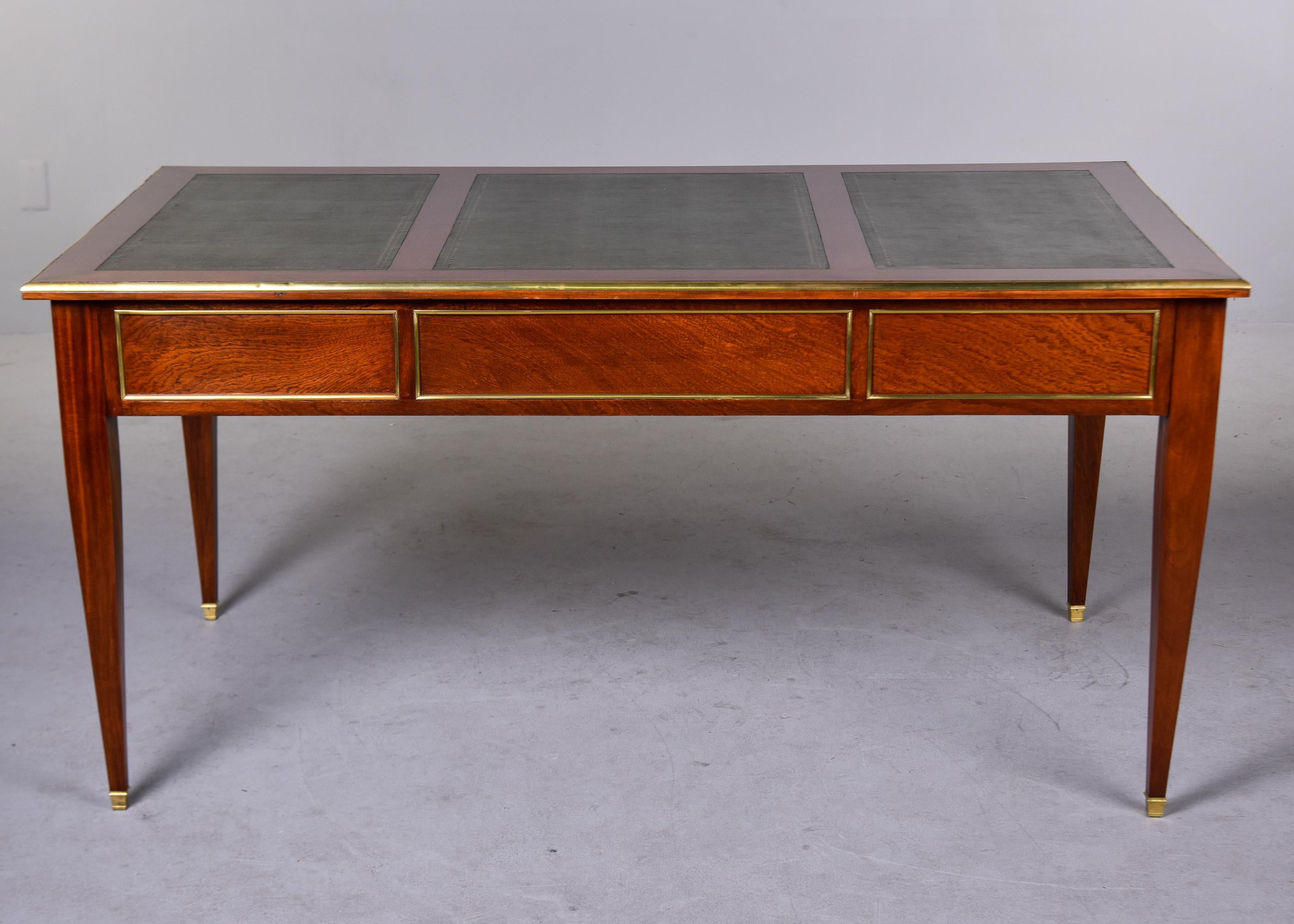 Early 19th Century Louis XVI Style Large Mahogany Desk with Green Leather Top For Sale 5