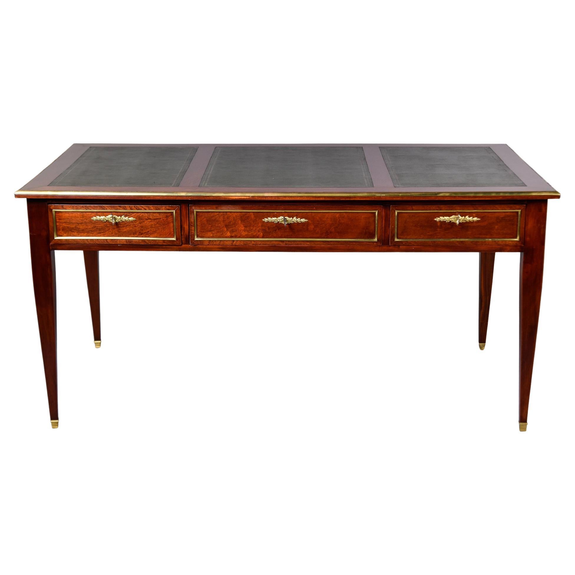 Early 19th Century Louis XVI Style Large Mahogany Desk with Green Leather Top For Sale