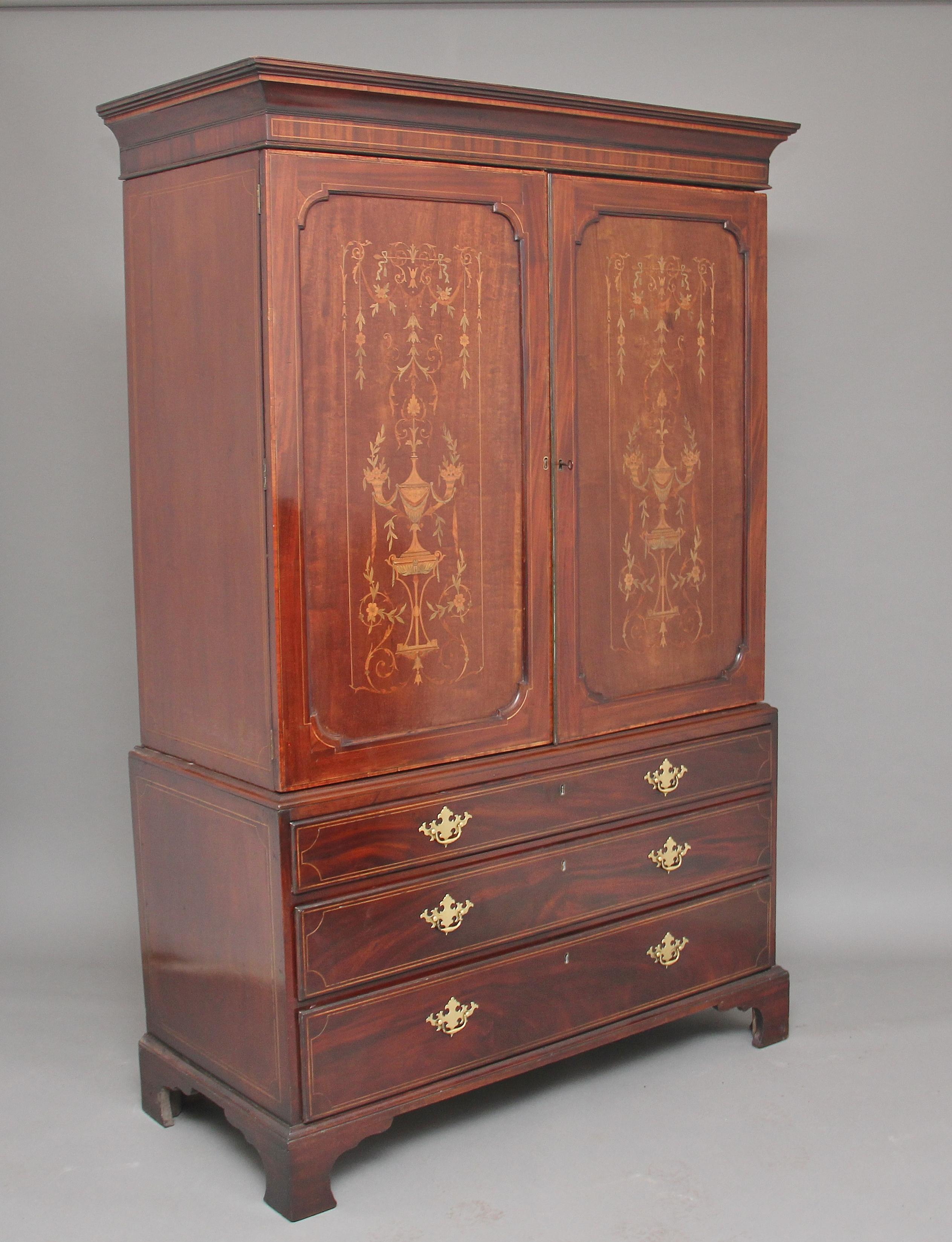 Early 19th Century Mahogany and Inlaid Press Cupboard 6