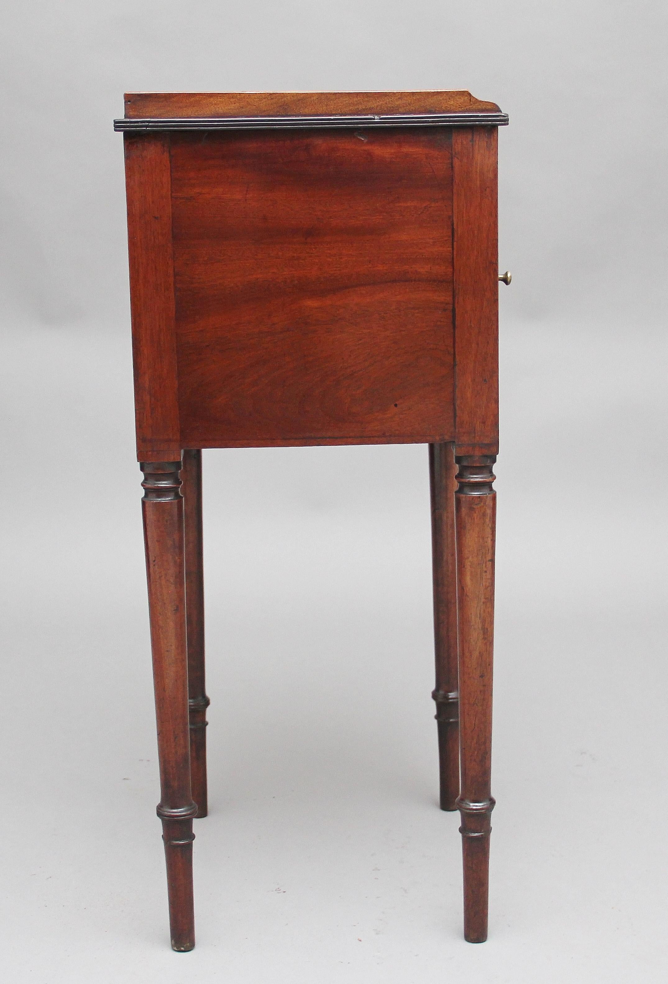 Early 19th Century Mahogany Bedside Cabinet In Good Condition In Martlesham, GB