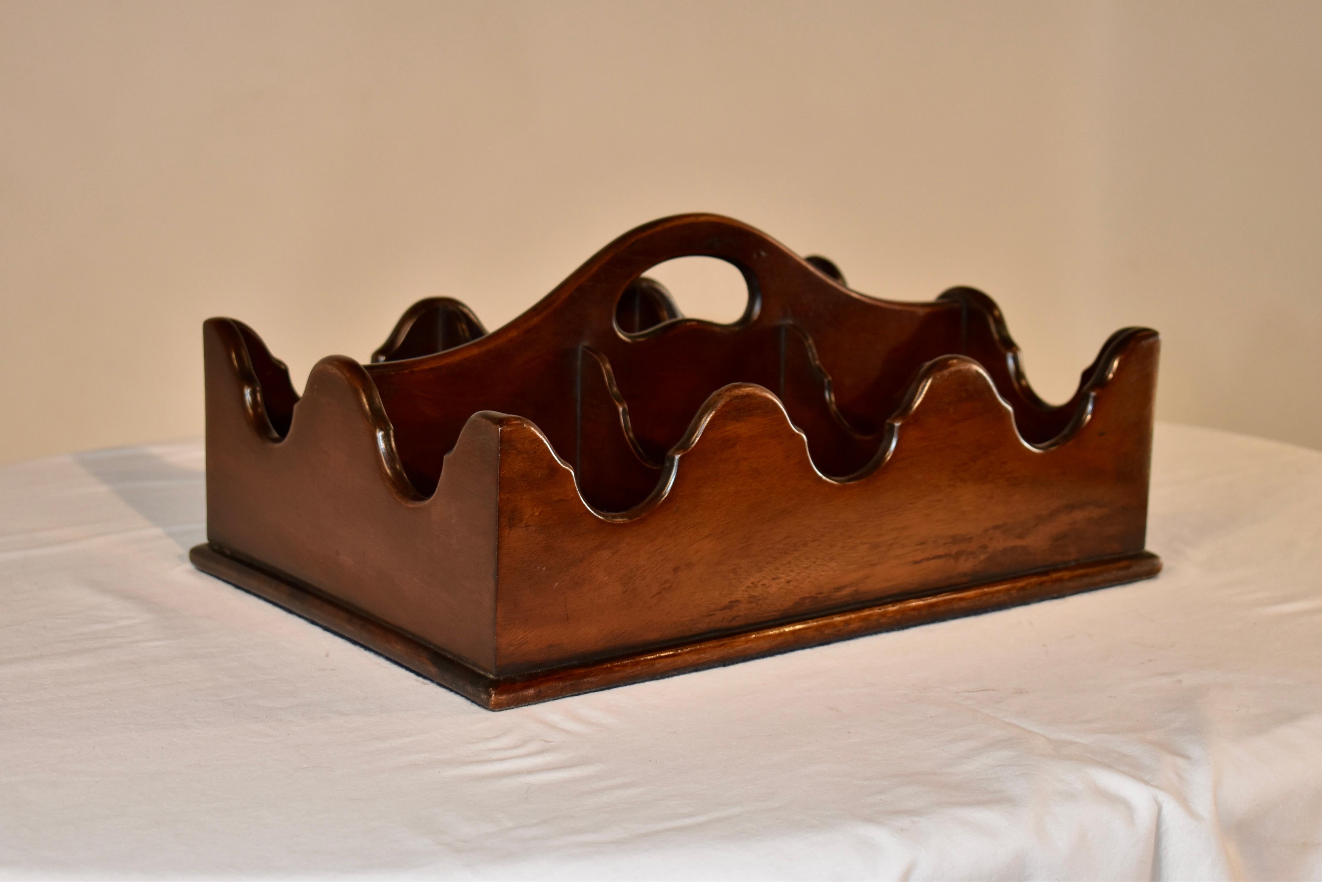 English Early 19th Century Mahogany Bottle Holder For Sale