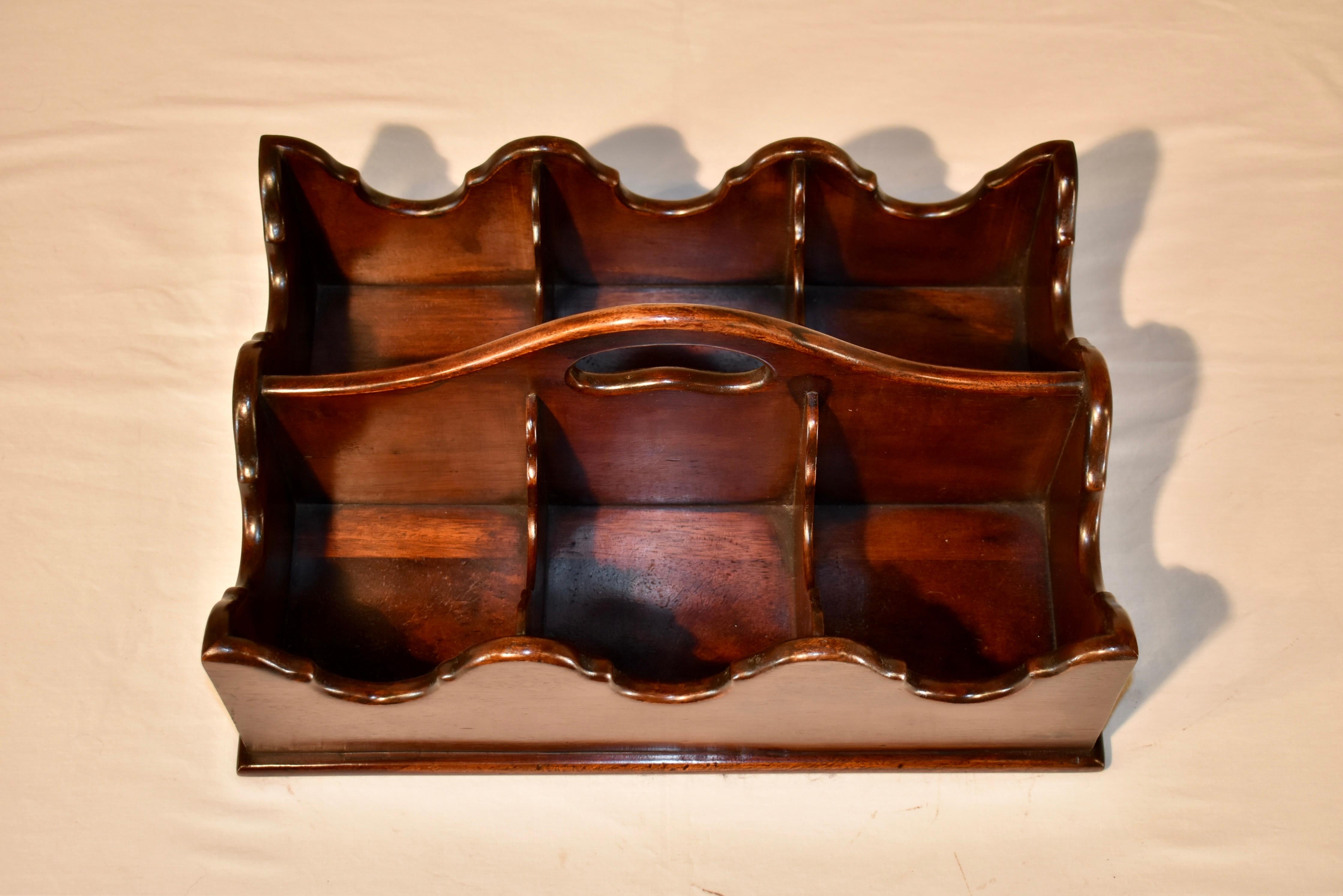 Early 19th Century Mahogany Bottle Holder For Sale 1