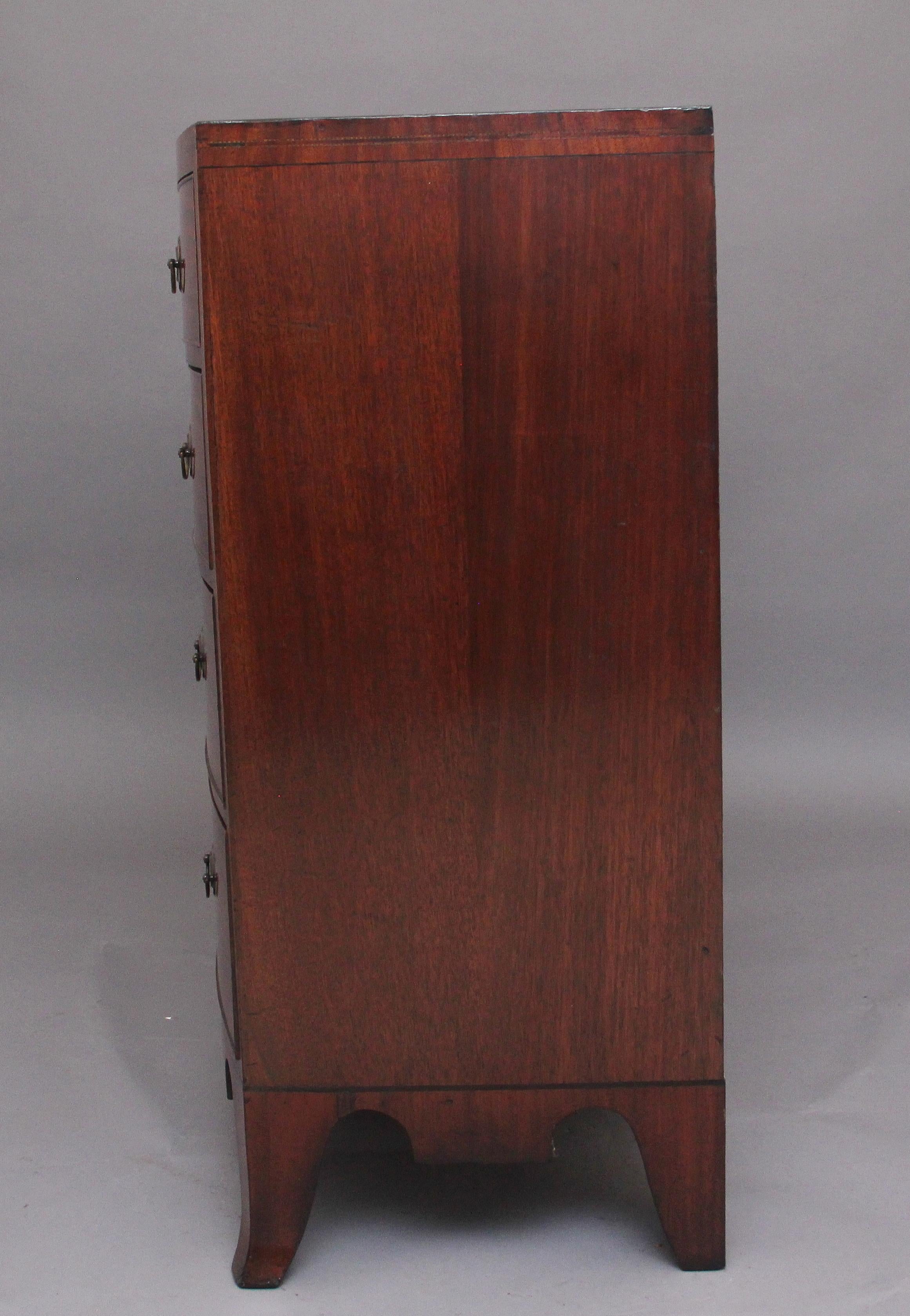 Early 19th Century Mahogany Bowfront Chest For Sale 3