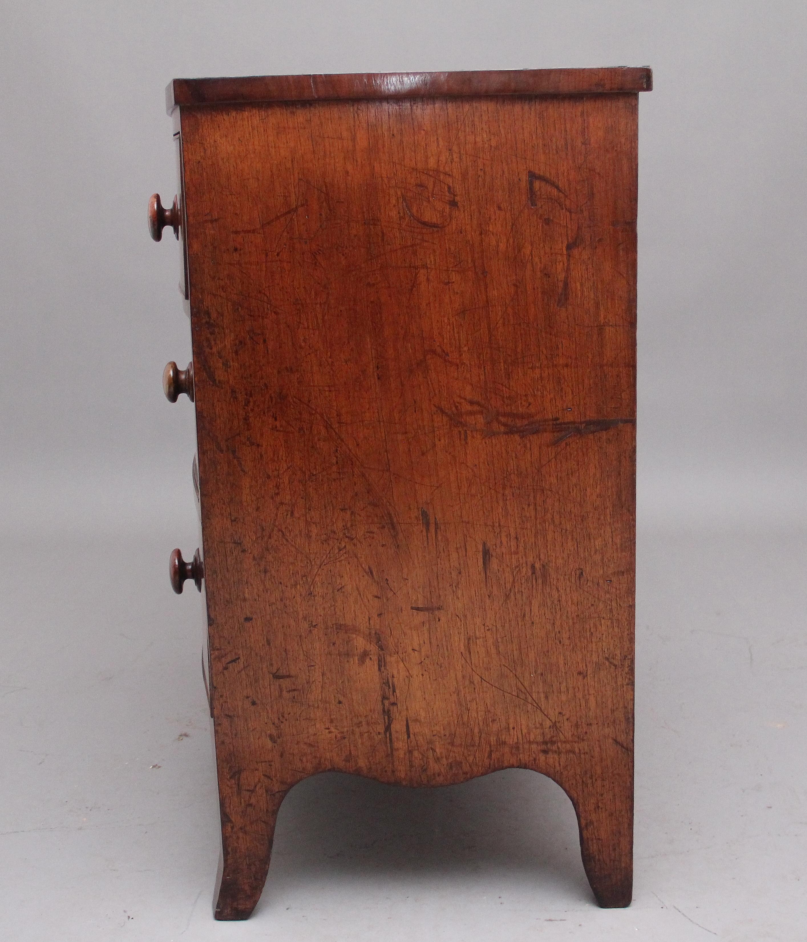 Early 19th Century Mahogany Bowfront Chest of Drawers In Good Condition In Martlesham, GB