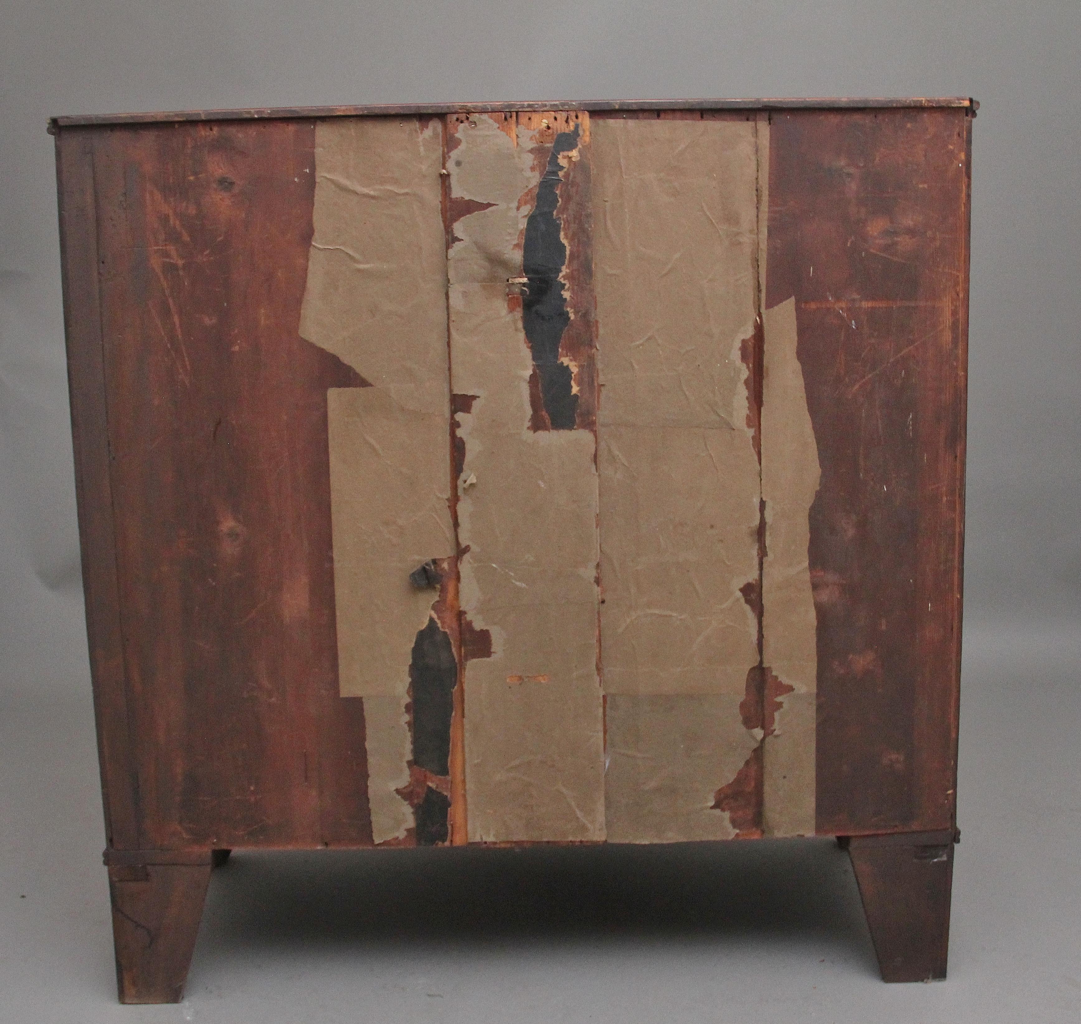 Mahogany Early 19th Century mahogany bowfront chest of drawers