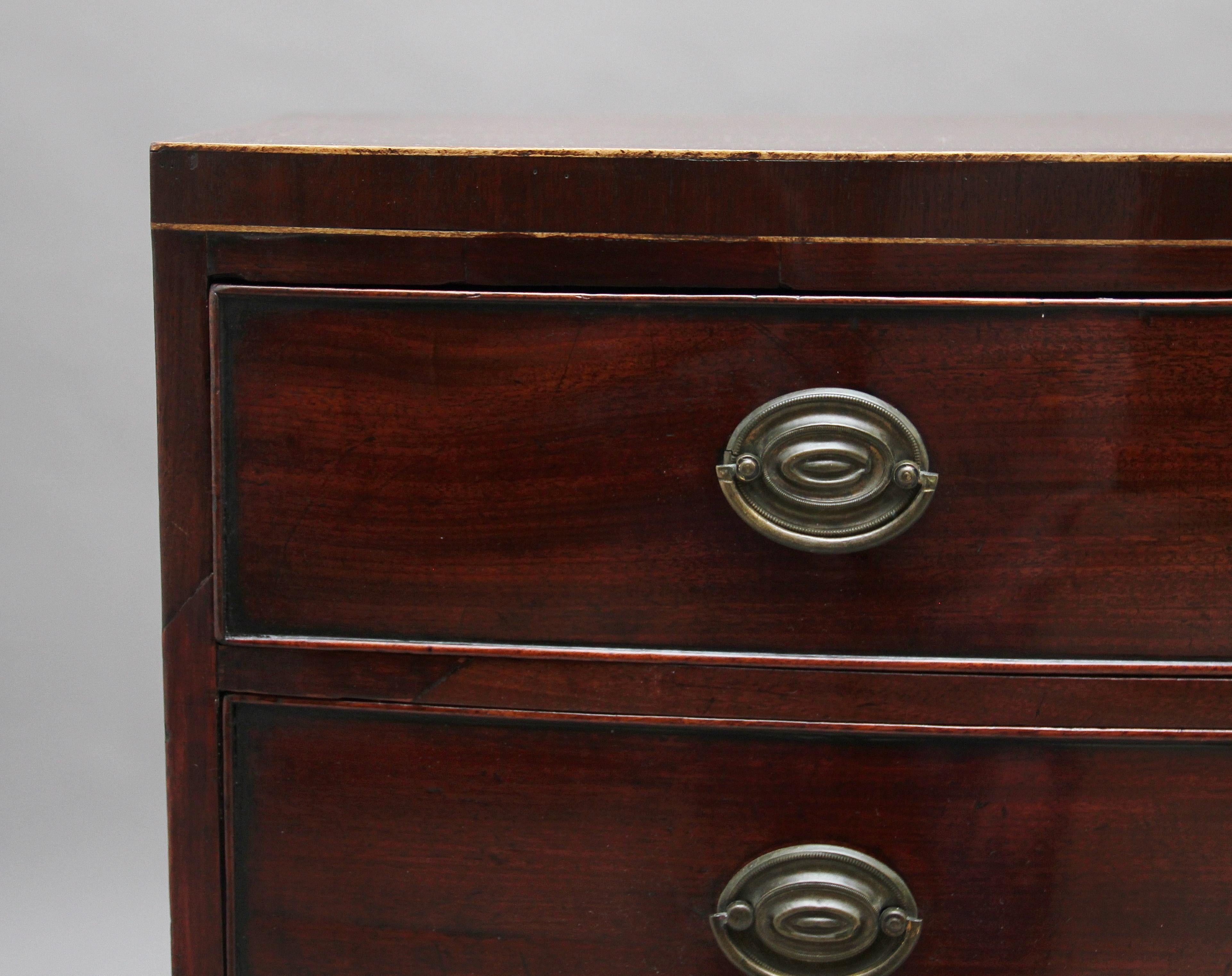 Early 19th Century Mahogany Bowfront Chest of Drawers For Sale 3