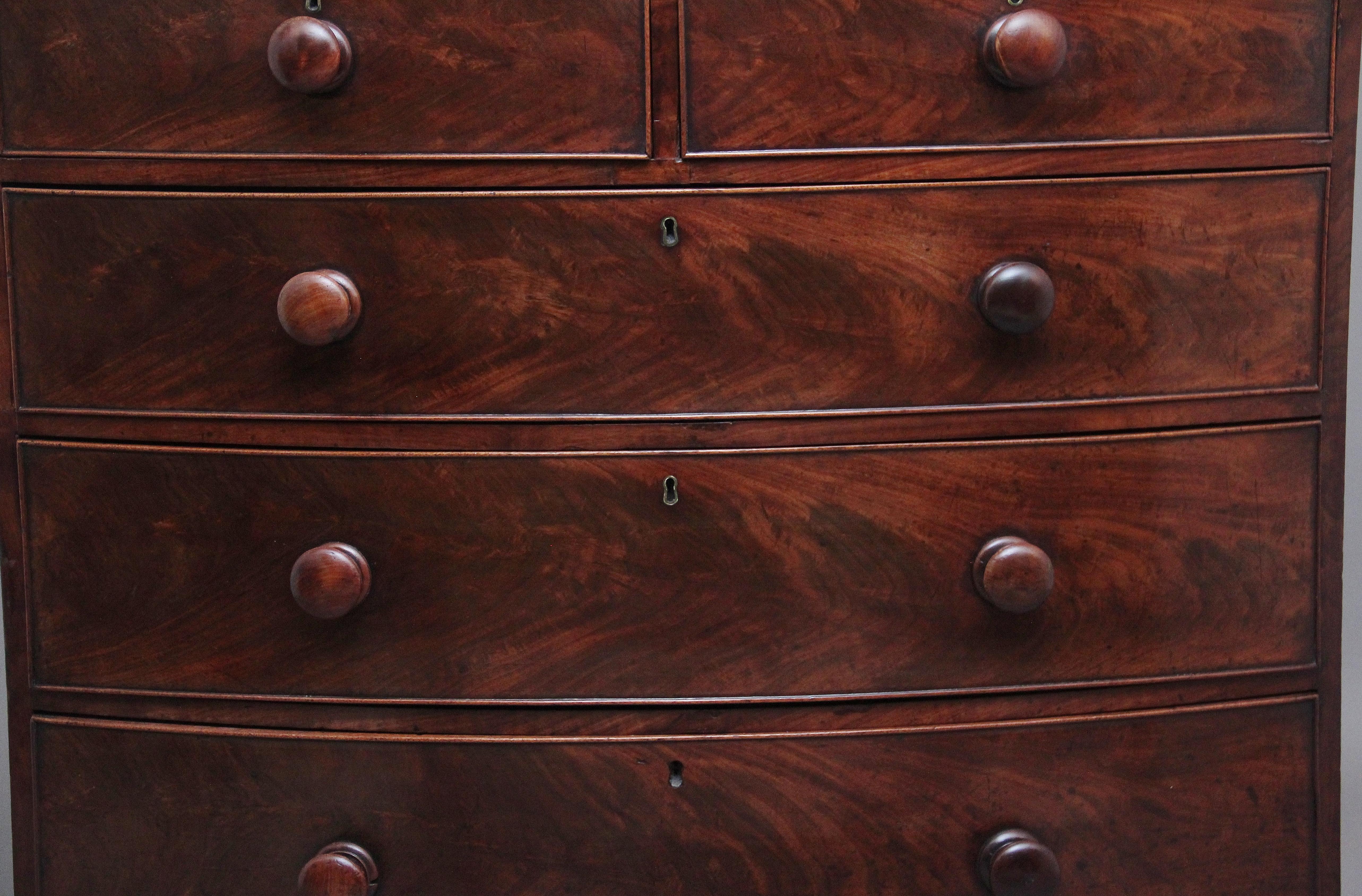 Early 19th Century mahogany bowfront chest of drawers of nice proportions For Sale 3