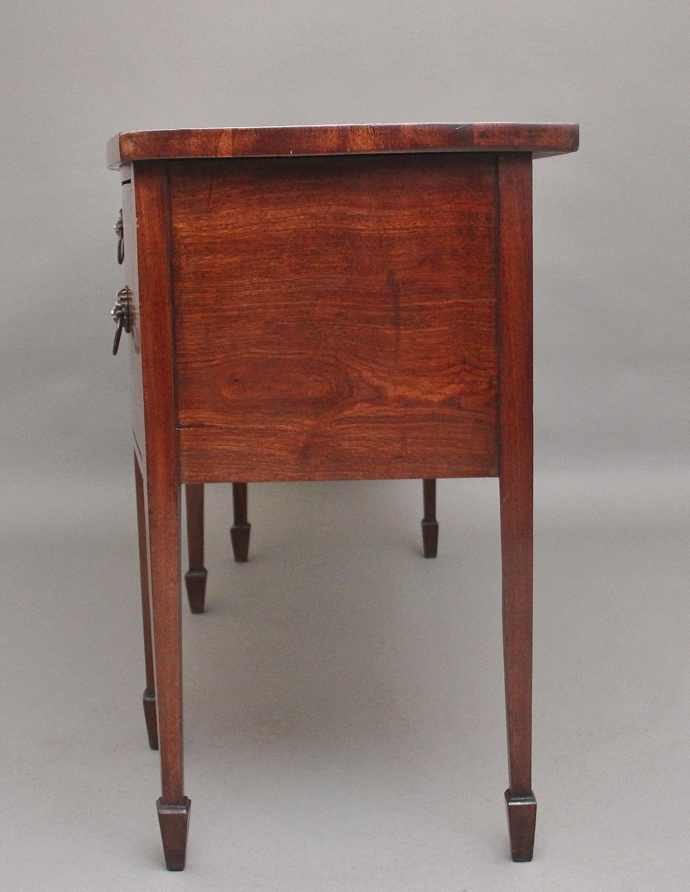 Early 19th Century mahogany bowfront sideboard For Sale 2