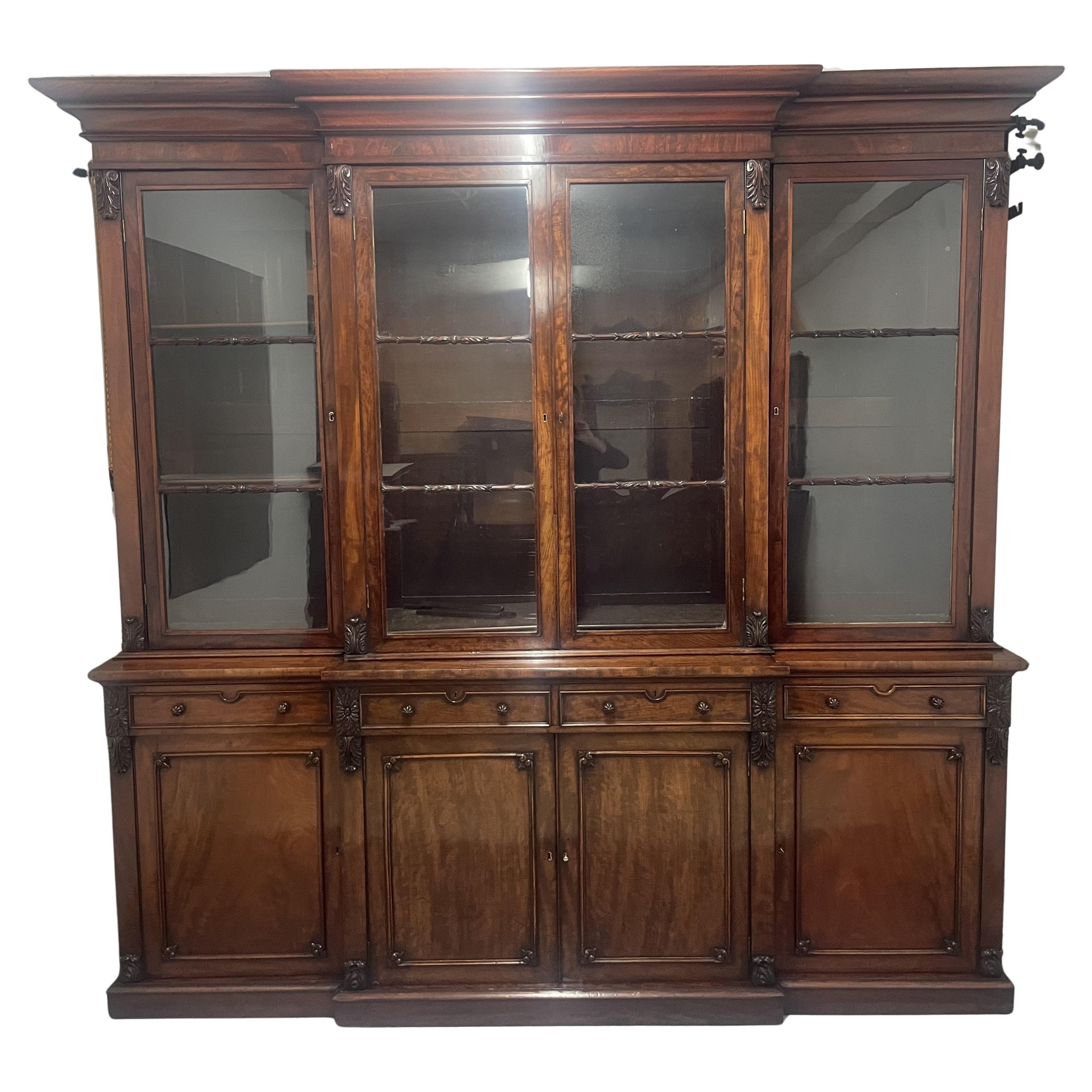 Early 19th Century mahogany break front bookcase For Sale