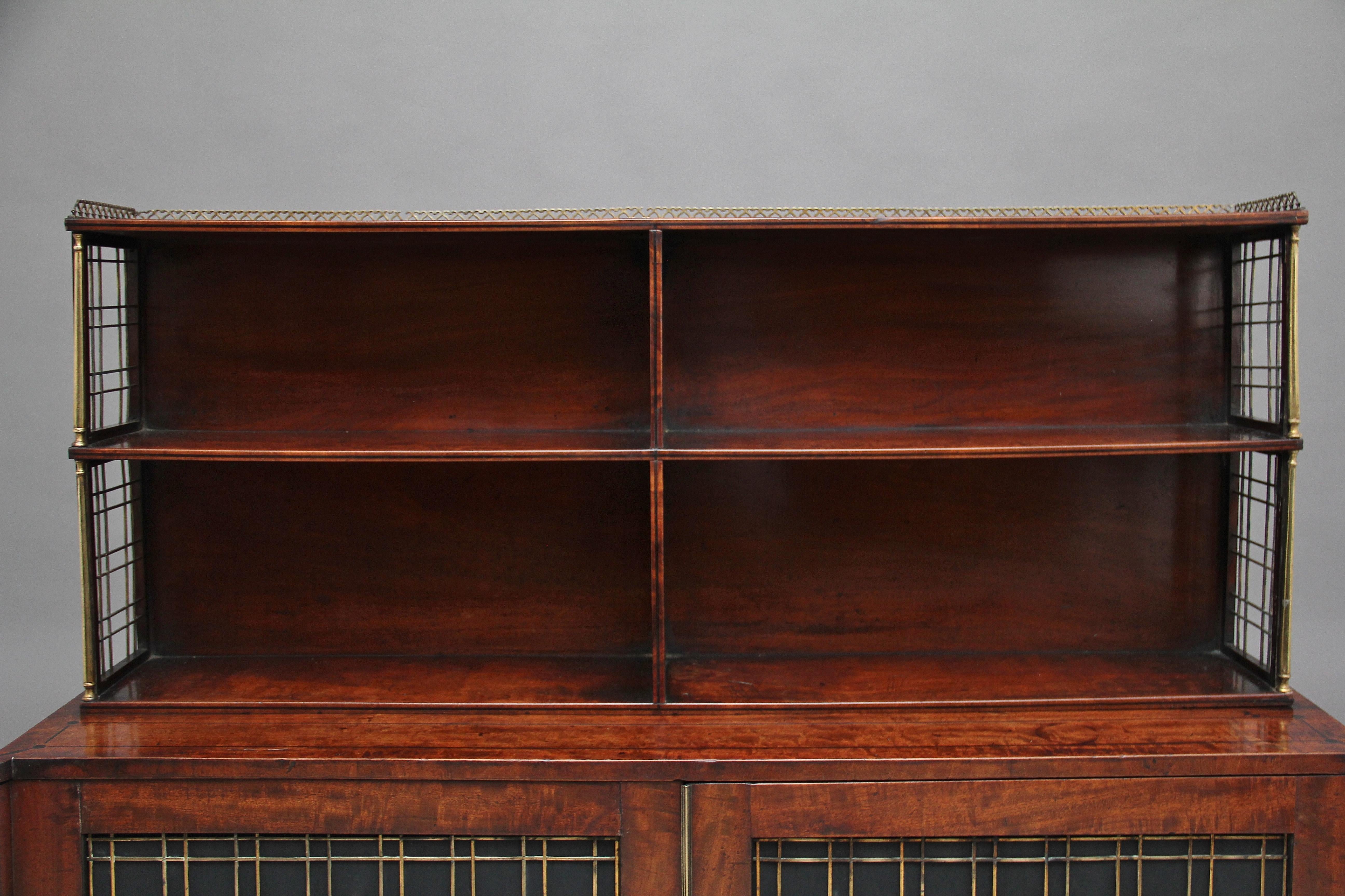 Début du XIXe siècle Cabinet en acajou du début du 19e siècle en vente