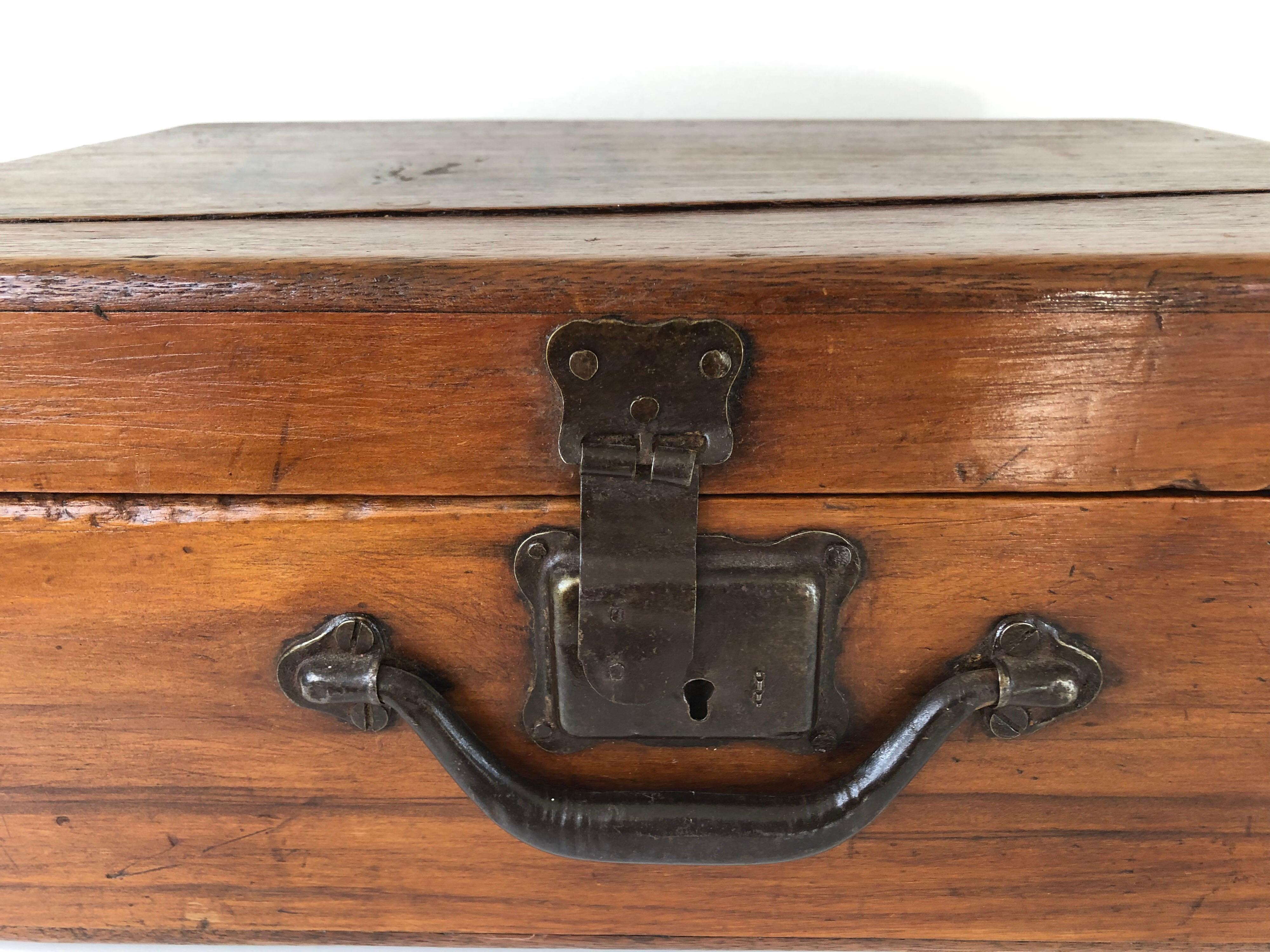 American Early 19th Century Mahogany Chest For Sale