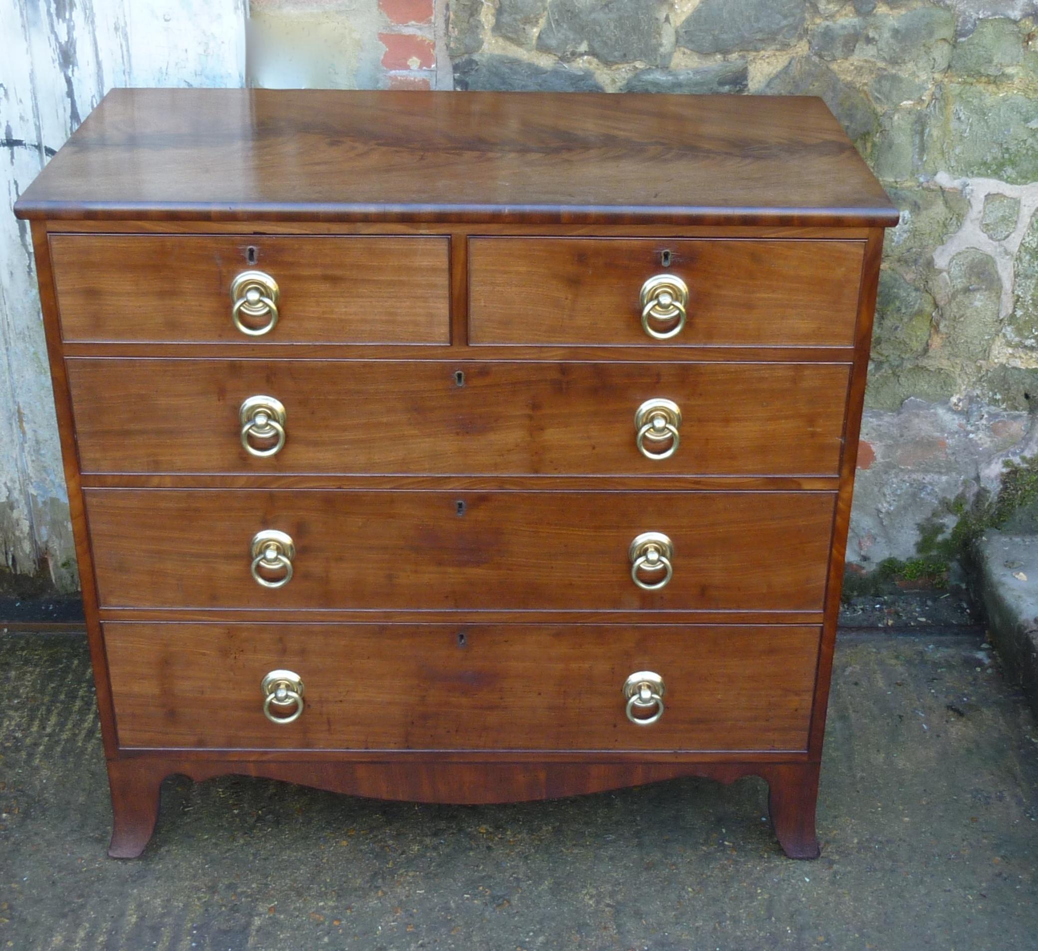 Georgian Early 19th Century Mahogany Chest of Drawers For Sale