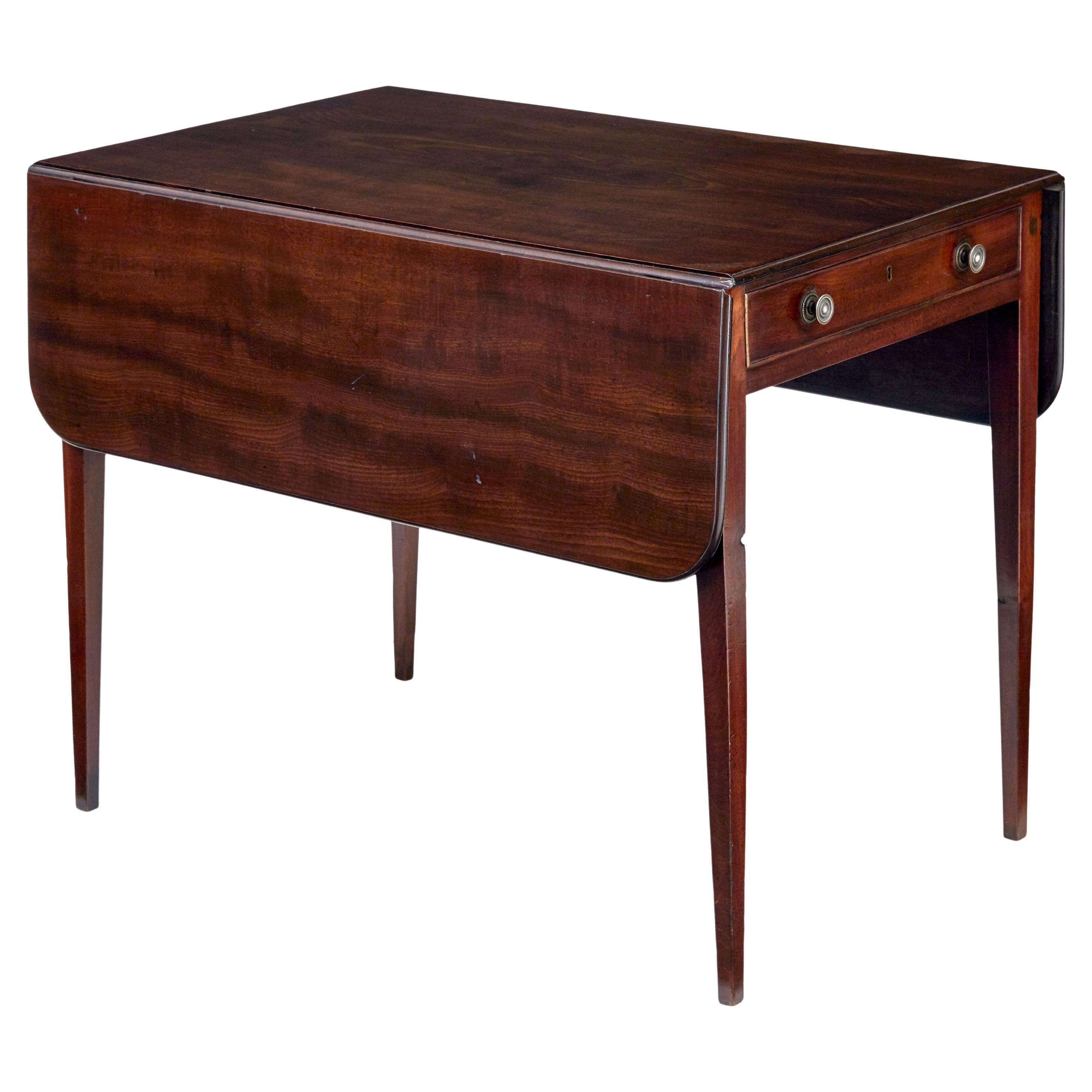 Early 19th century mahogany drop leaf pembroke table