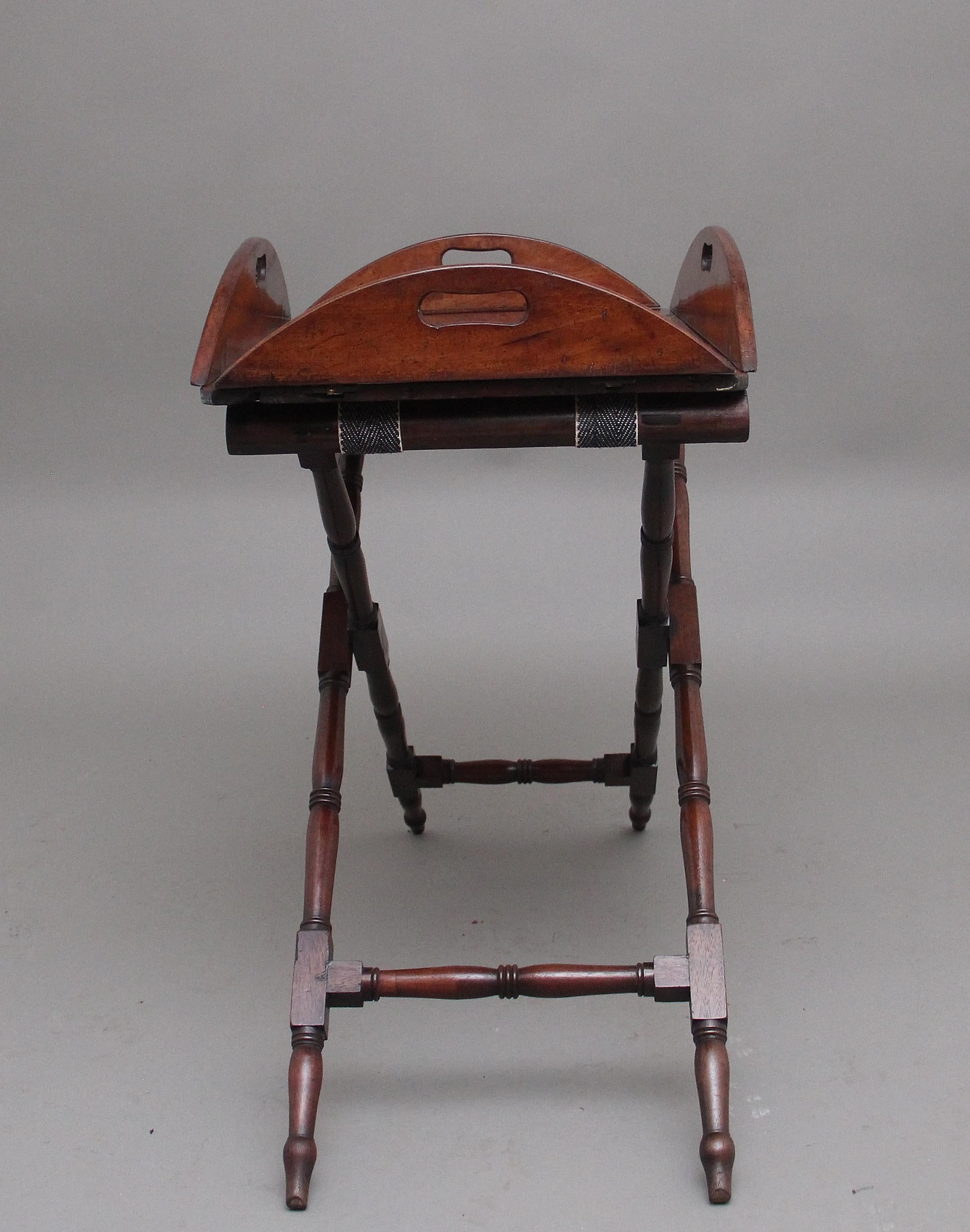 Early 19th Century mahogany folding butlers tray on stand In Good Condition For Sale In Martlesham, GB