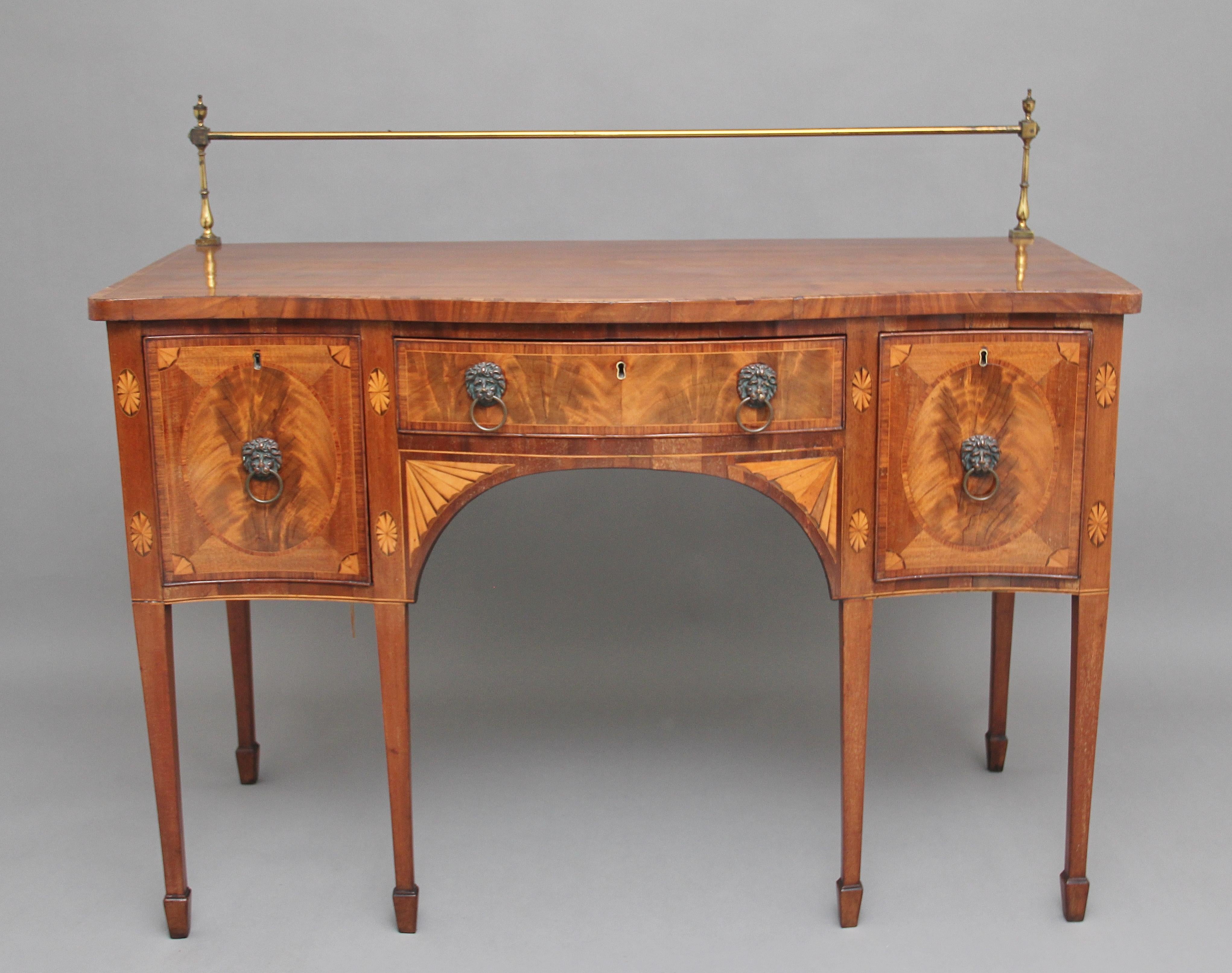 Early 19th Century Mahogany Inlaid Serpentine Sideboard For Sale 3