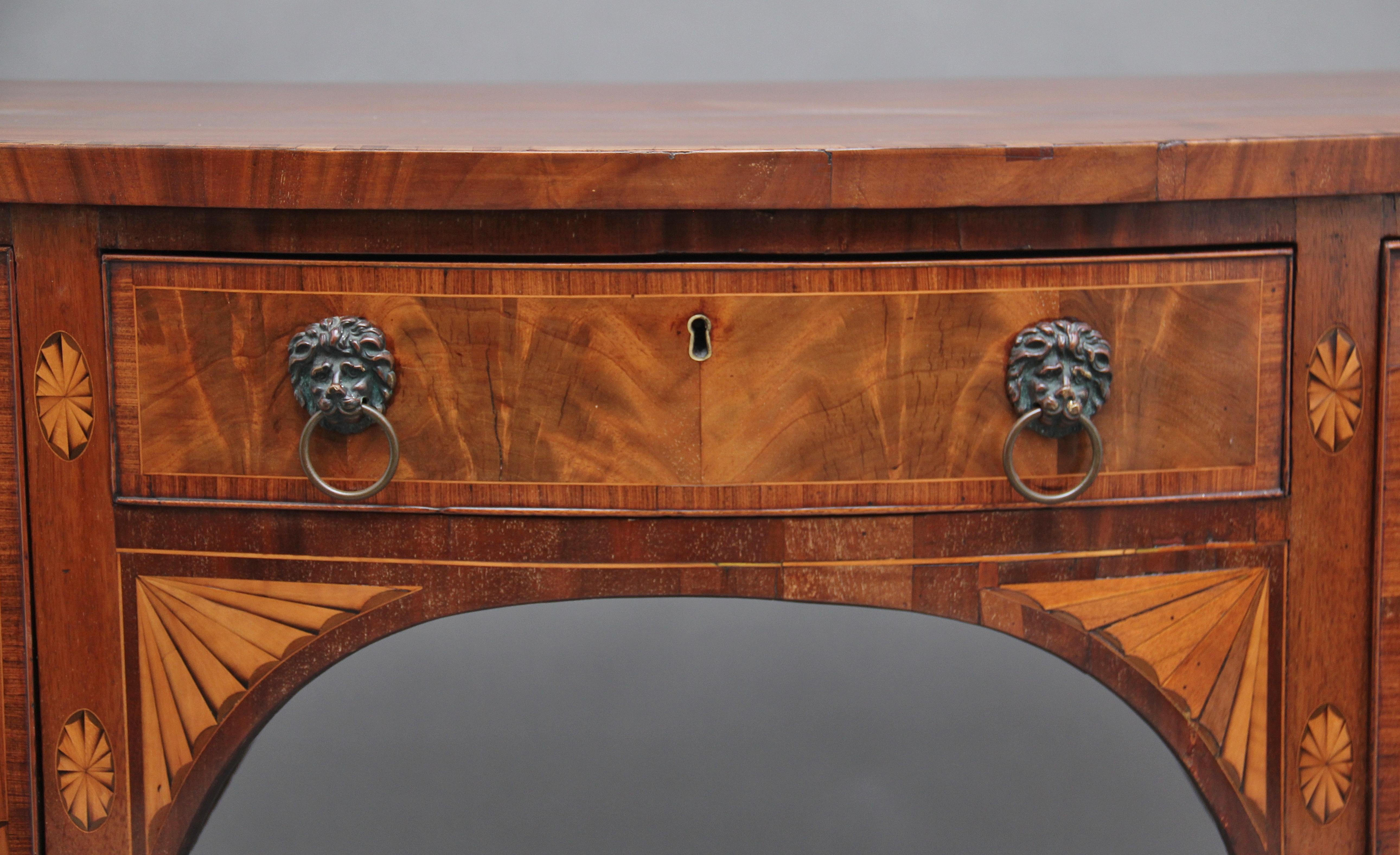 Early 19th Century Mahogany Inlaid Serpentine Sideboard For Sale 4