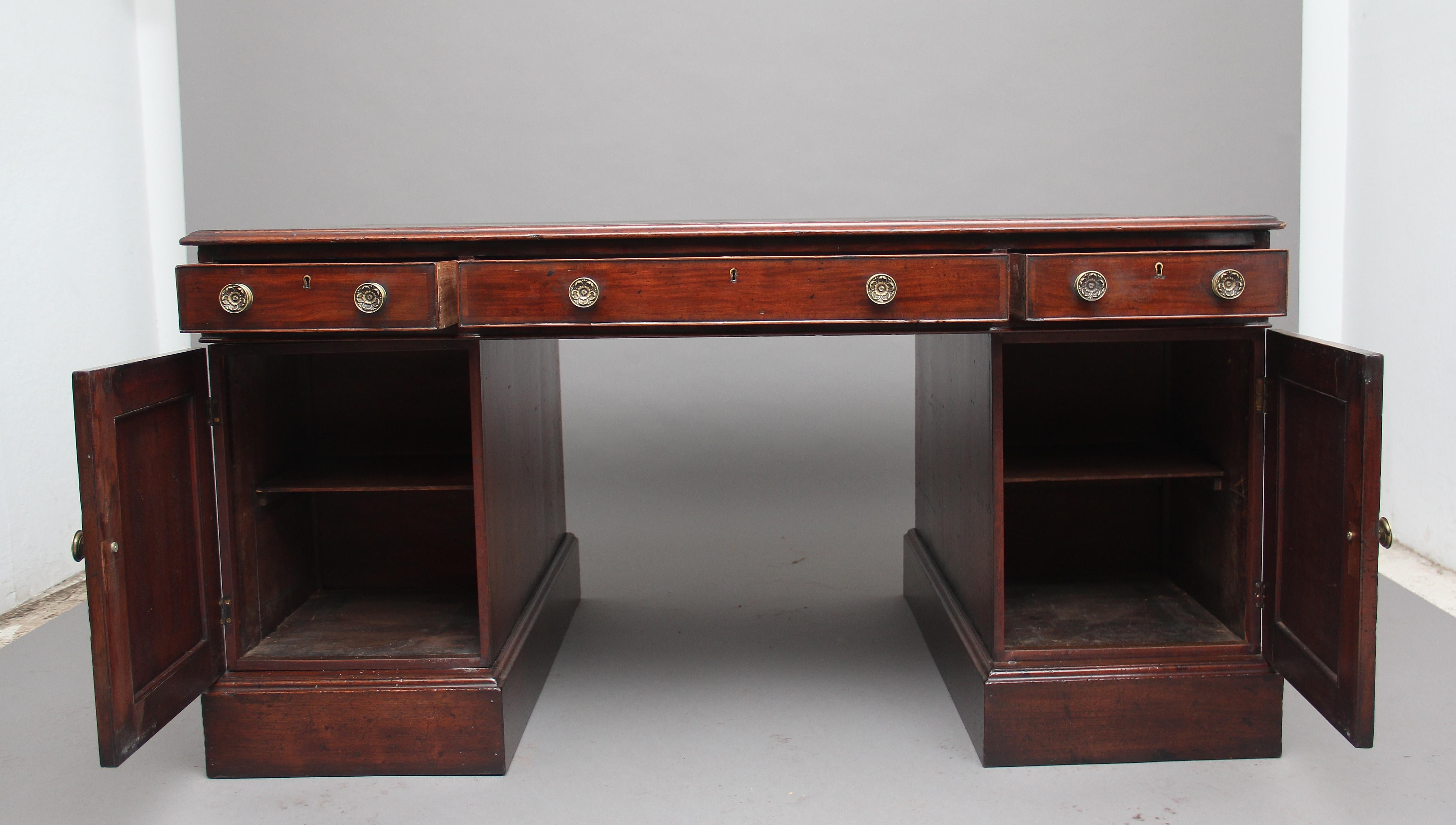 Early 19th Century Mahogany Partners Desk In Good Condition In Martlesham, GB