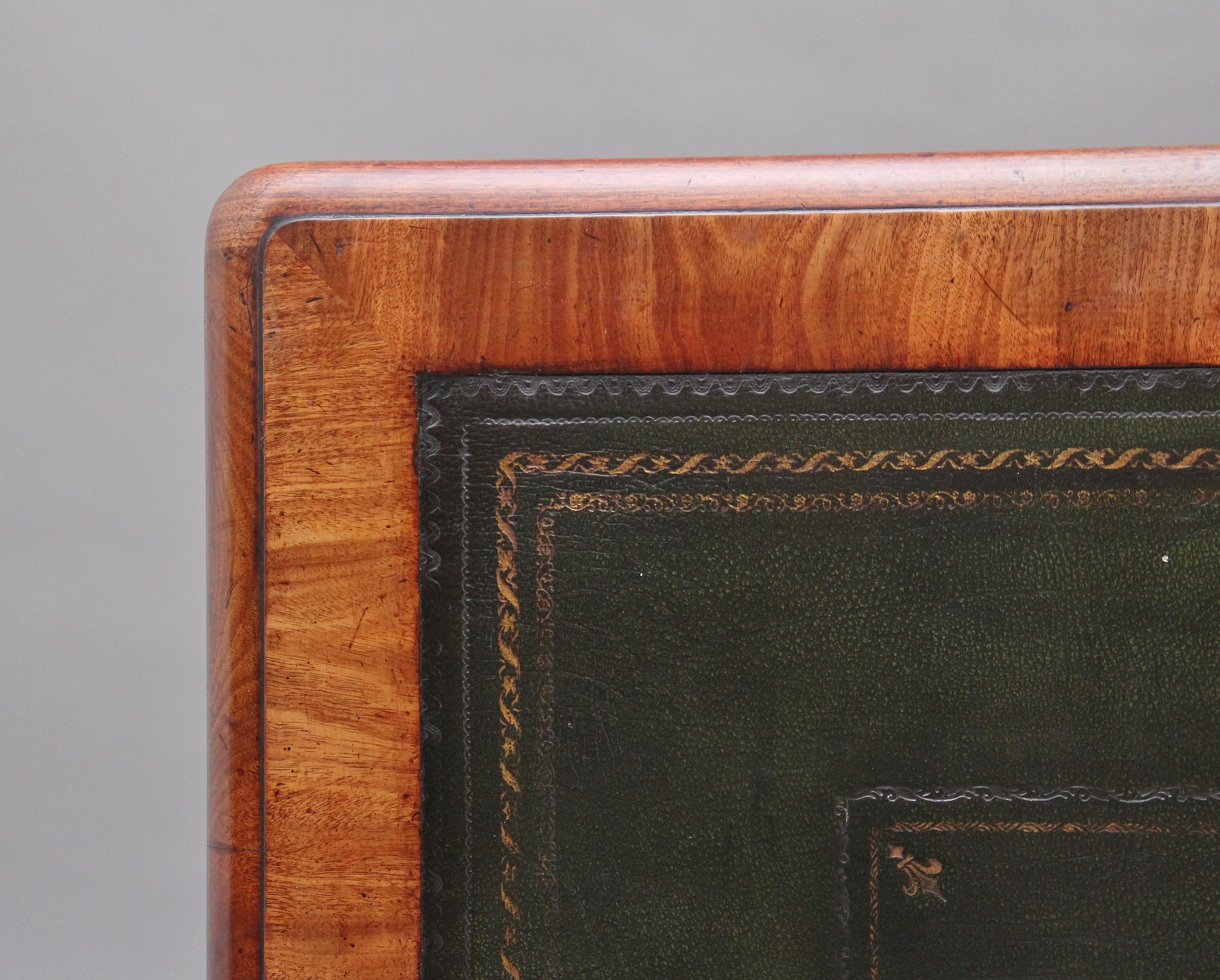 Early 19th Century Mahogany Pedestal Desk 3