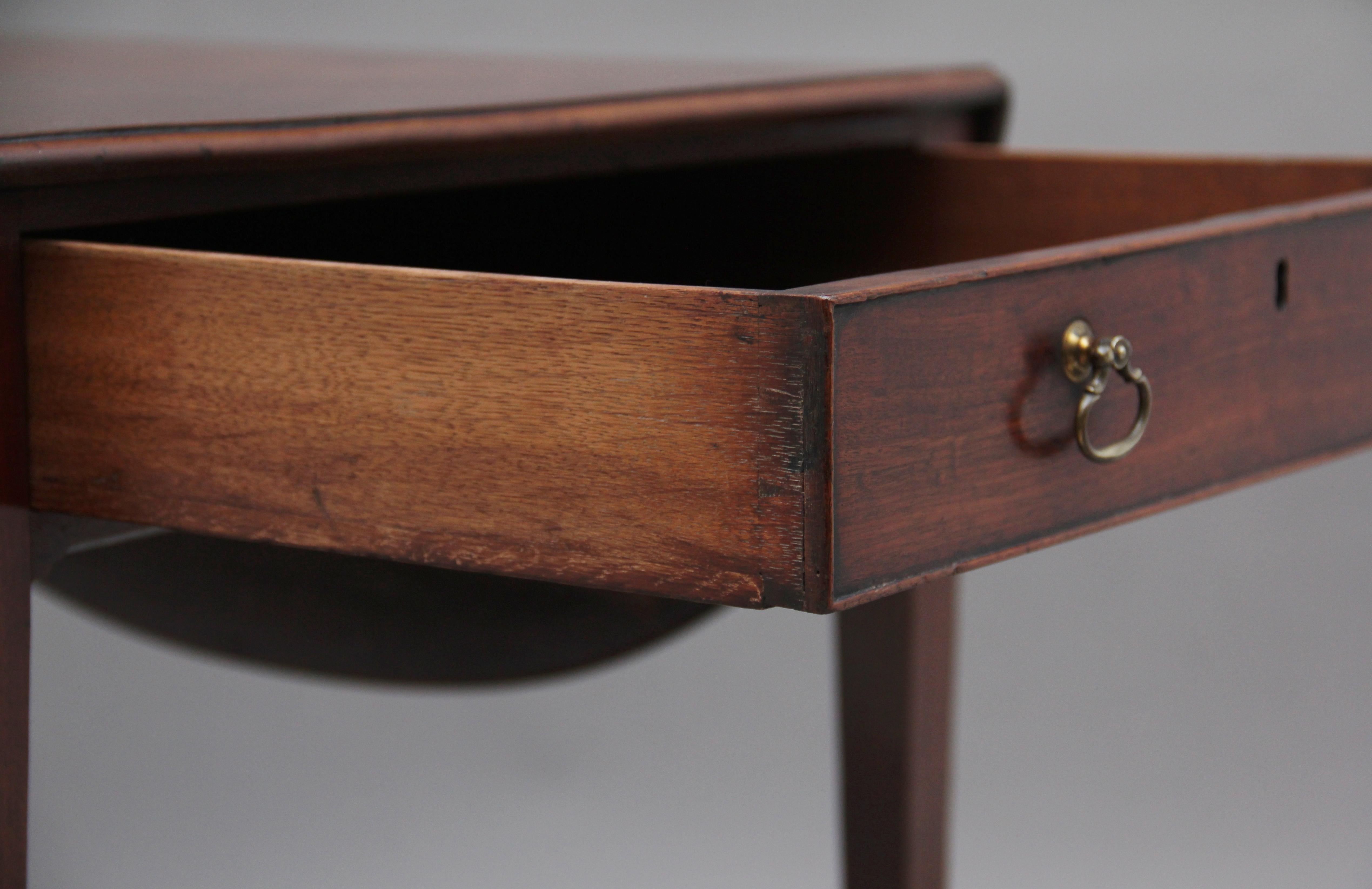 Table de Pembroke en acajou du début du XIXe siècle en vente 3