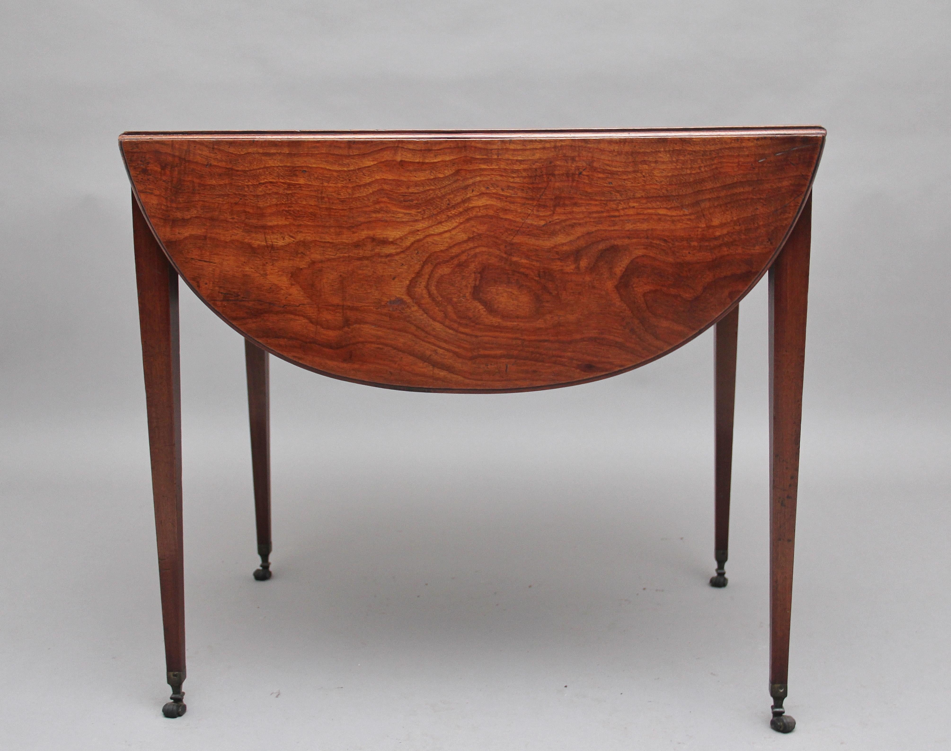 British Early 19th Century Mahogany Pembroke Table For Sale