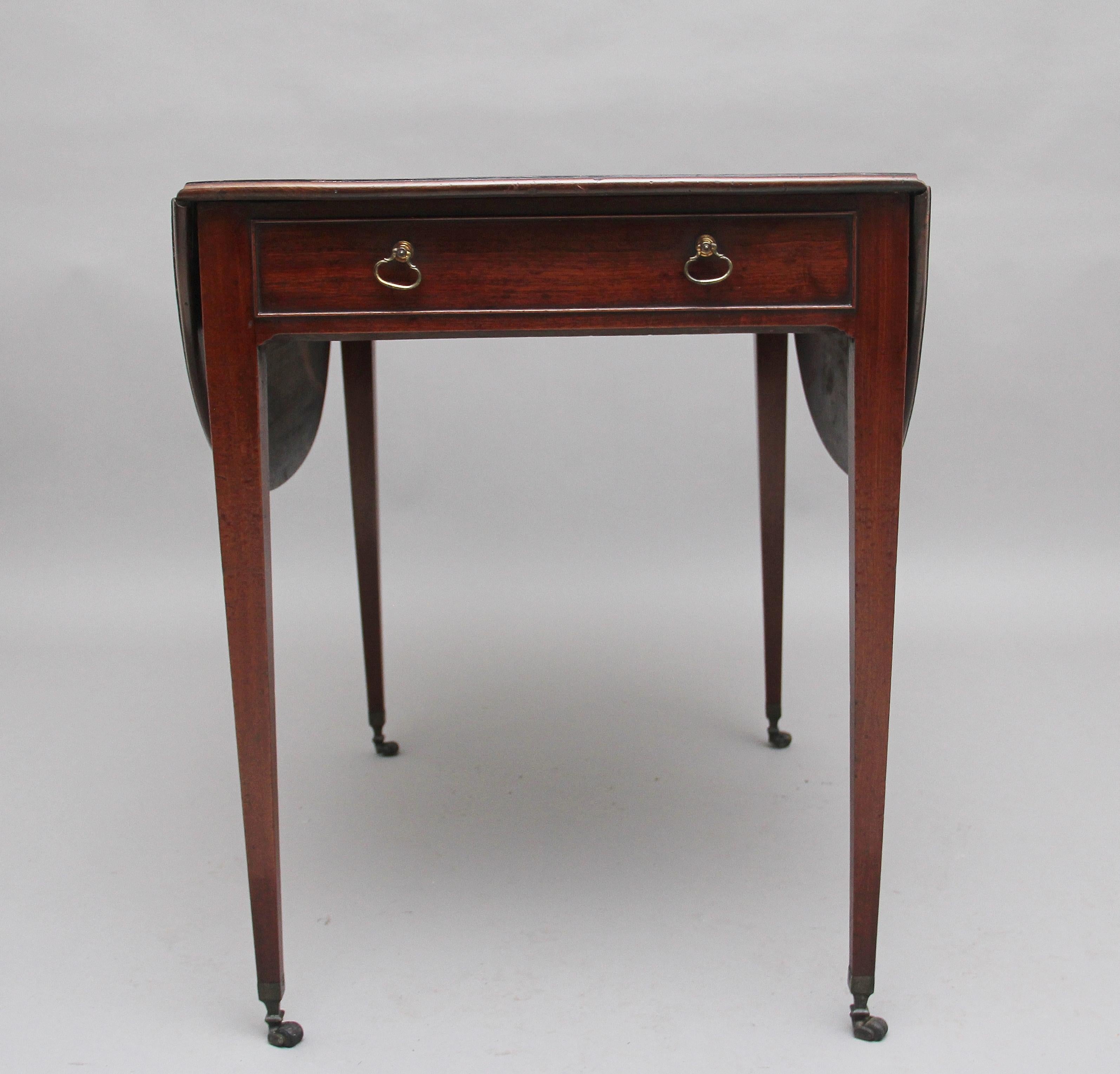 Table de Pembroke en acajou du début du XIXe siècle Bon état - En vente à Martlesham, GB