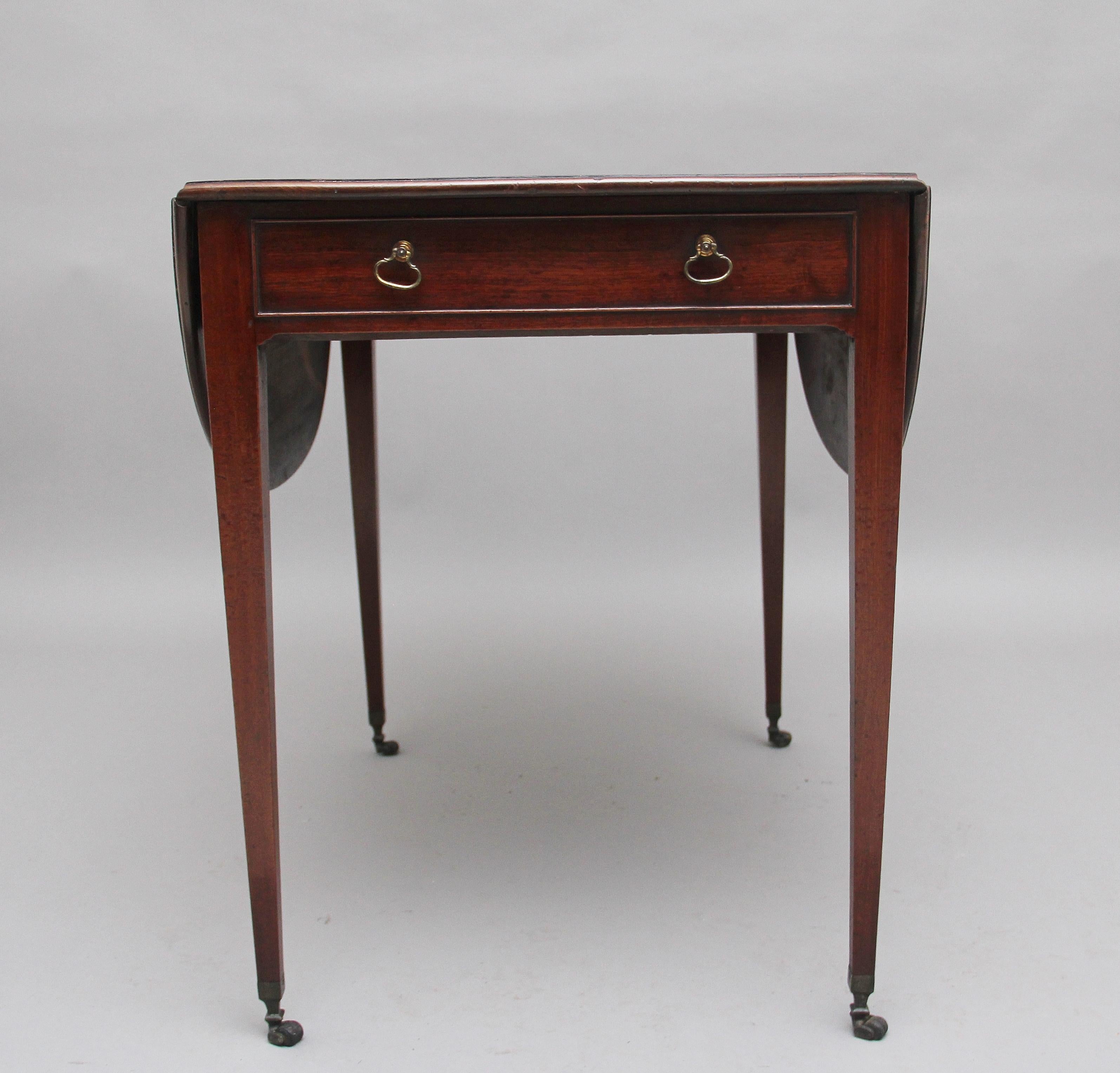 Early 19th Century Mahogany Pembroke Table In Good Condition For Sale In Martlesham, GB