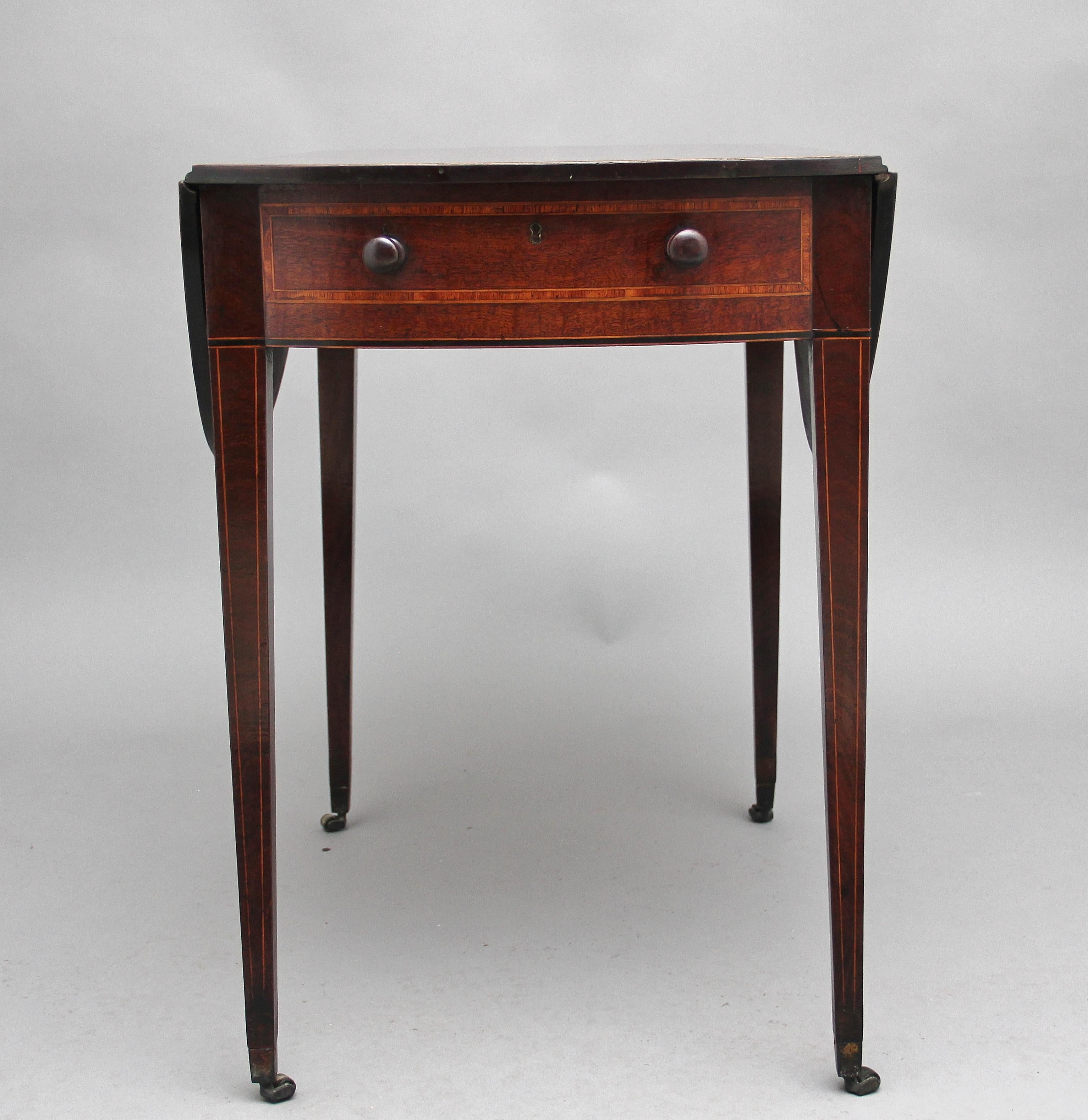 Early 19th Century Mahogany Pembroke Table 1
