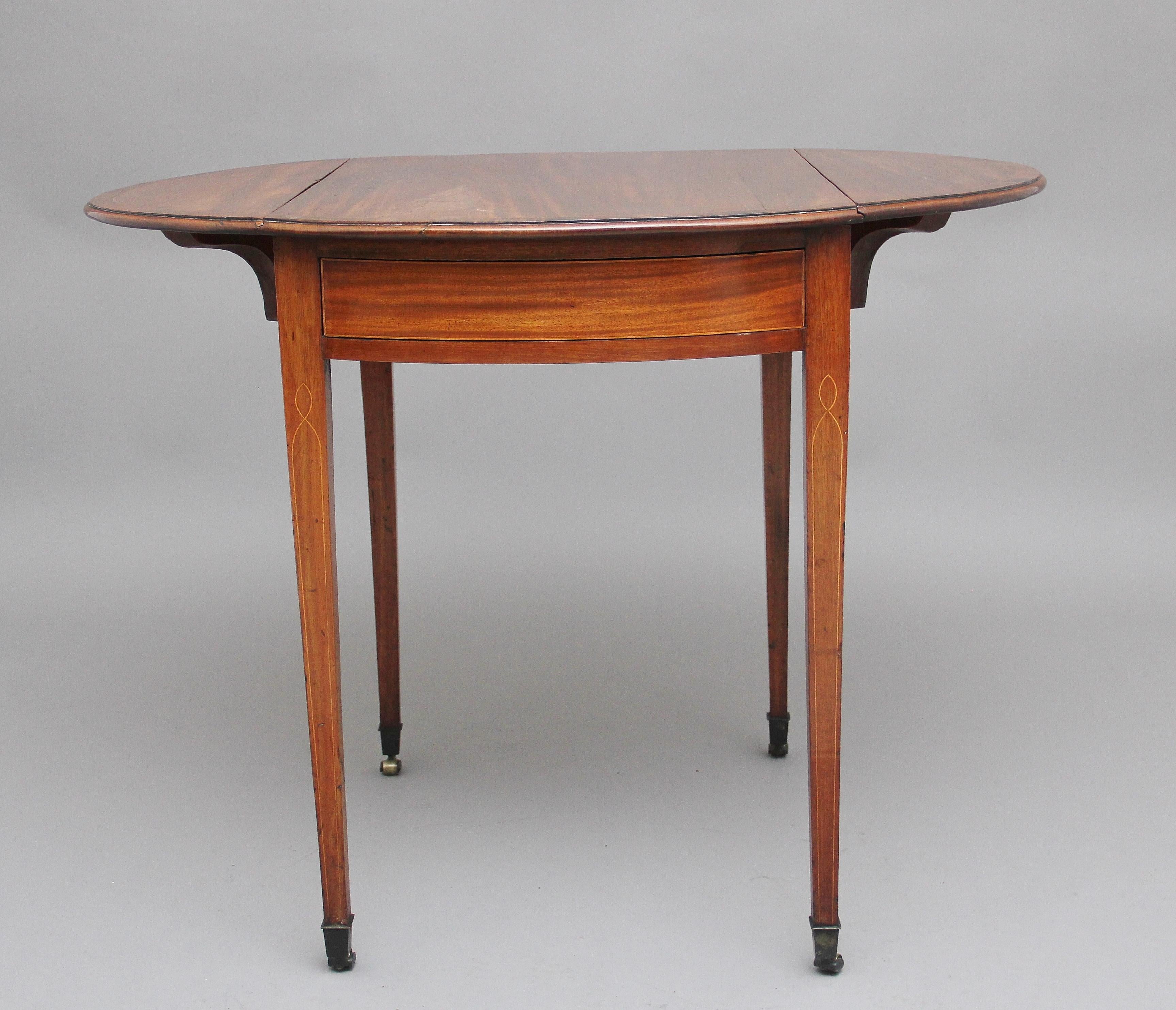 Early 19th Century Mahogany Pembroke Table 3