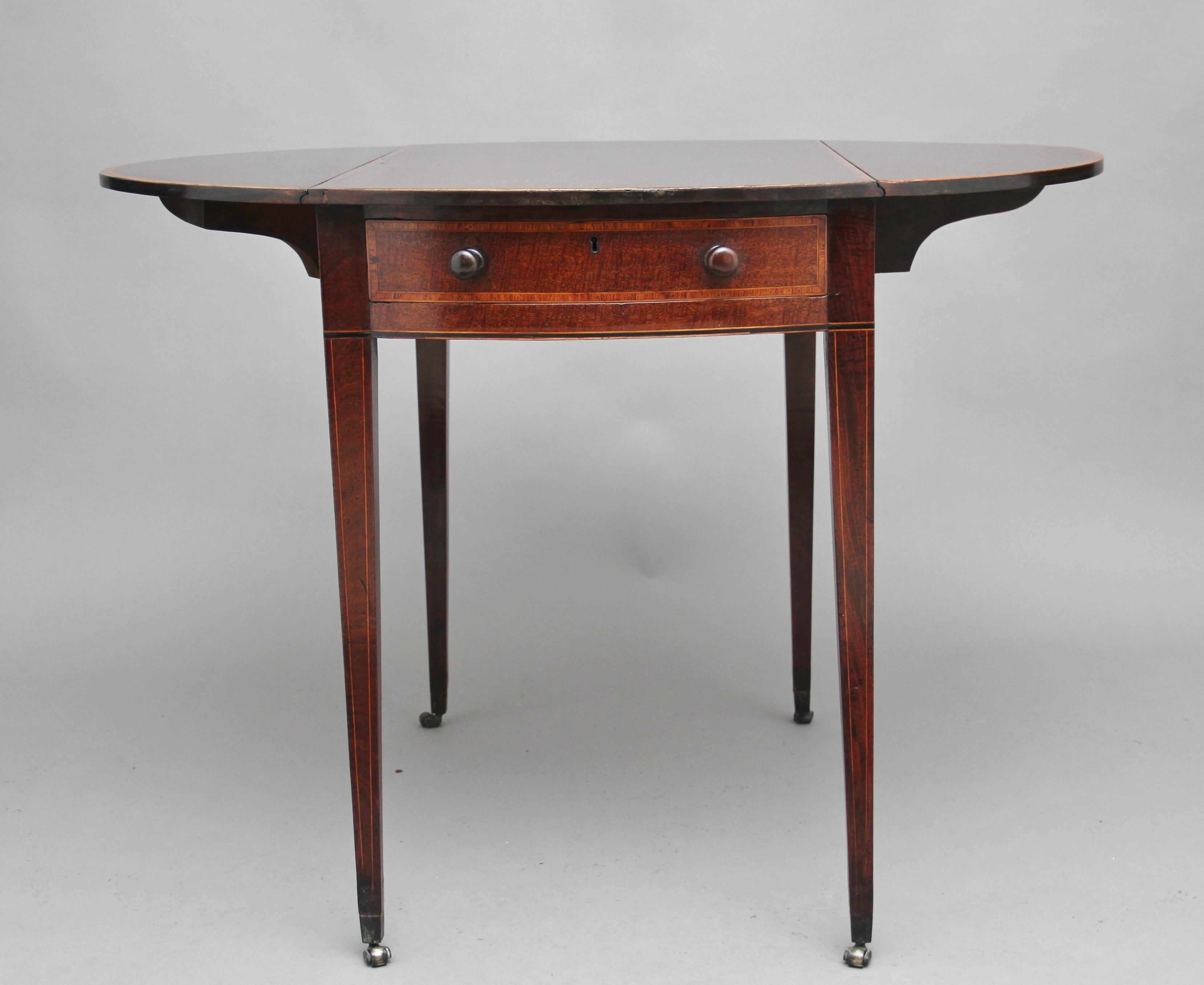 Early 19th Century Mahogany Pembroke Table 3