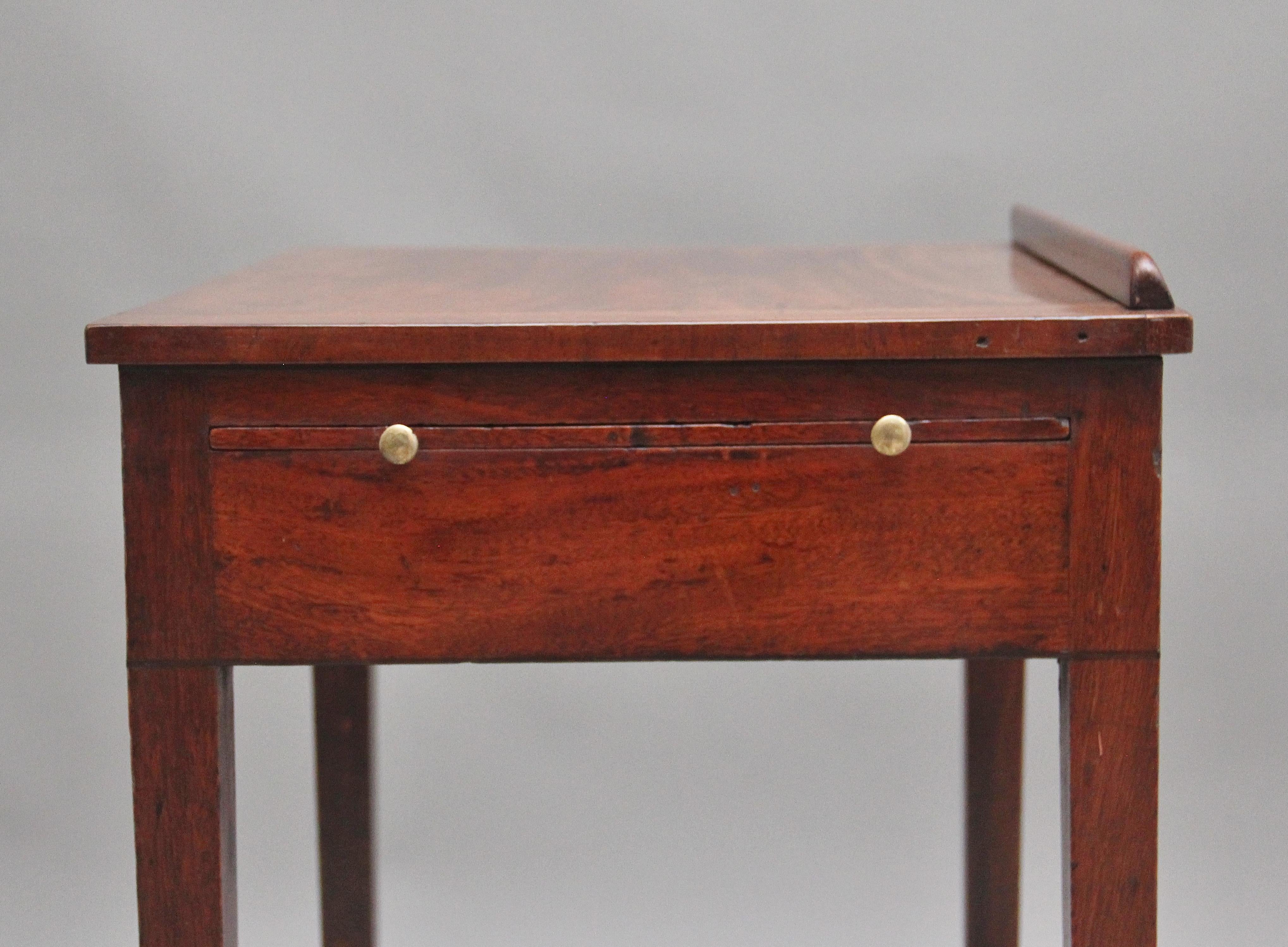 Early 19th Century mahogany reading table For Sale 4