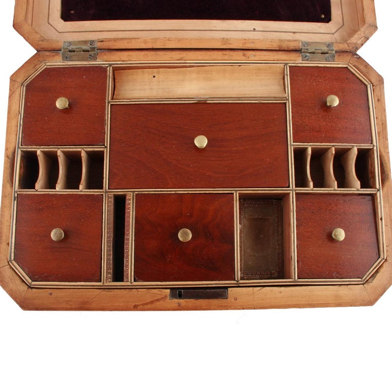 Early 19th Century Mahogany Sewing Box For Sale at 1stDibs