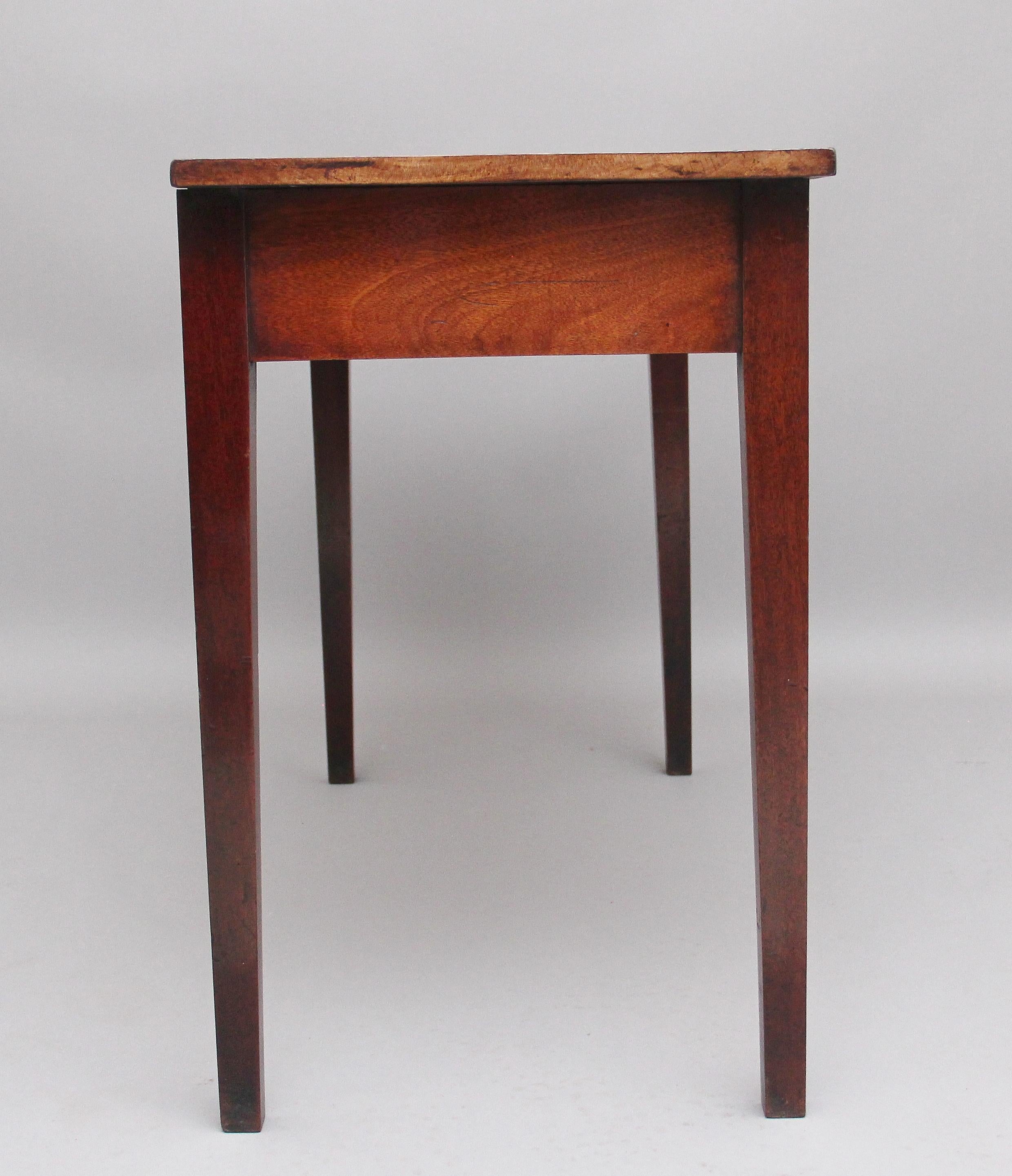 Early 19th Century Mahogany Side Table In Good Condition In Martlesham, GB
