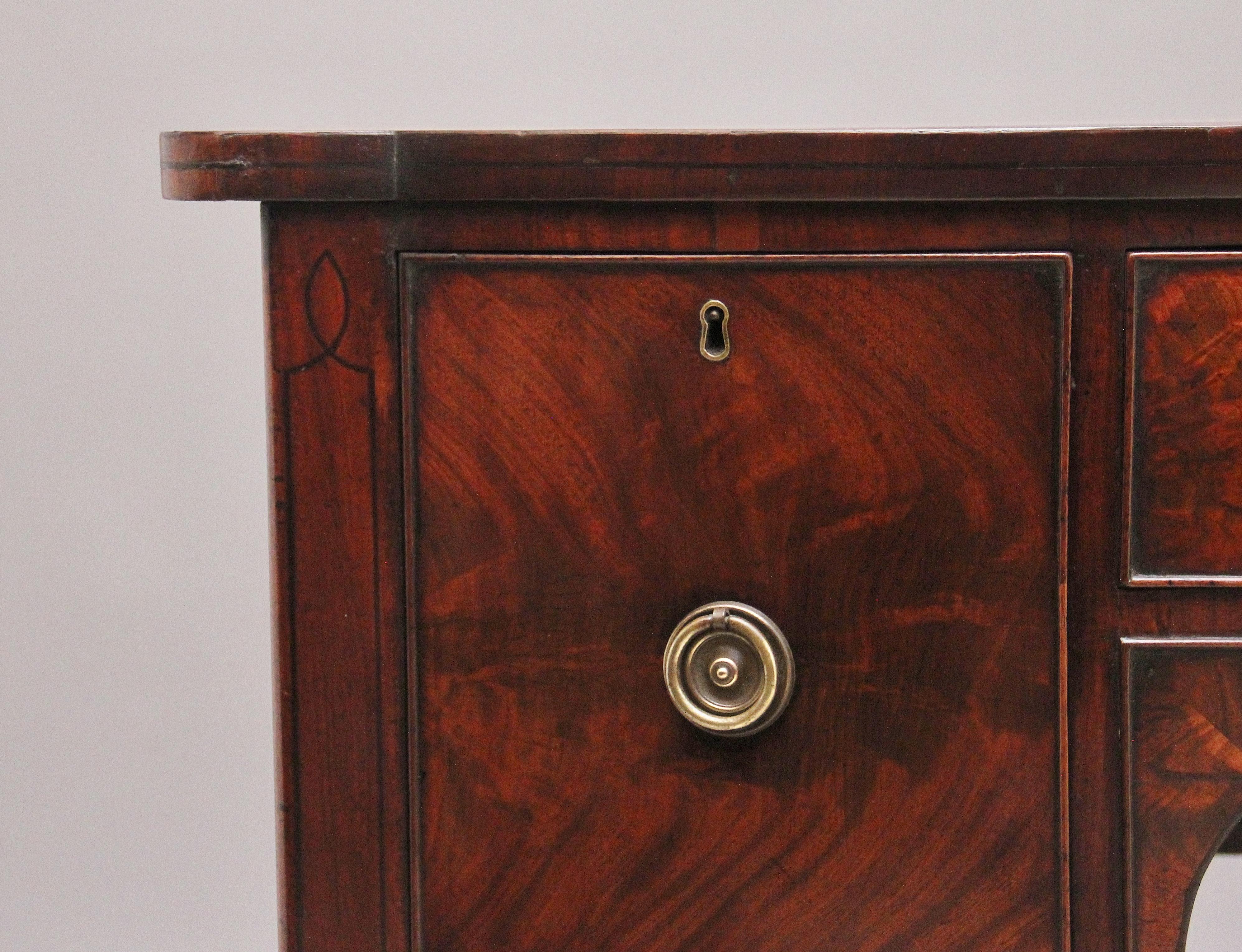 Regency Early 19th Century mahogany sideboard For Sale
