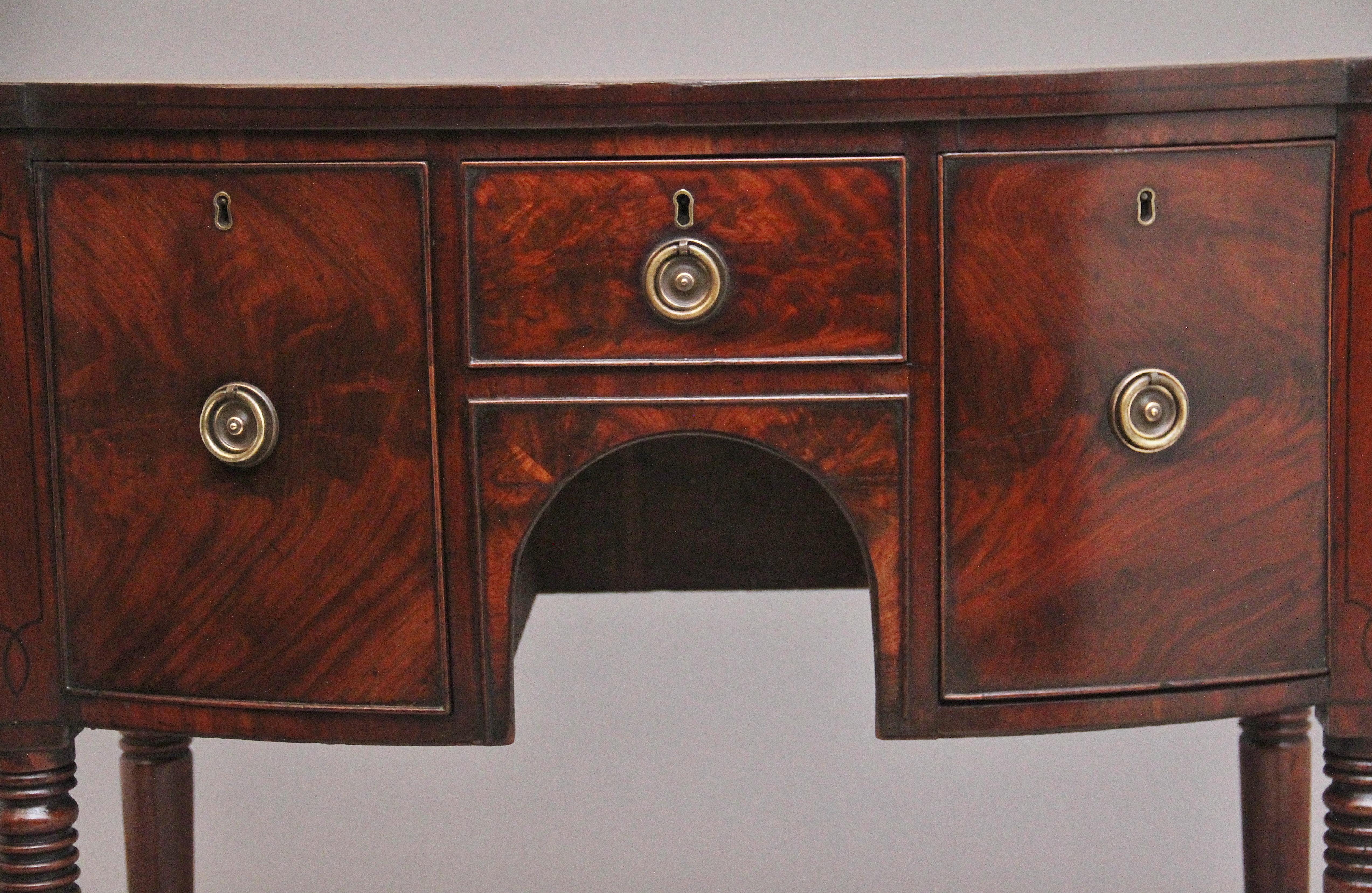 British Early 19th Century mahogany sideboard For Sale