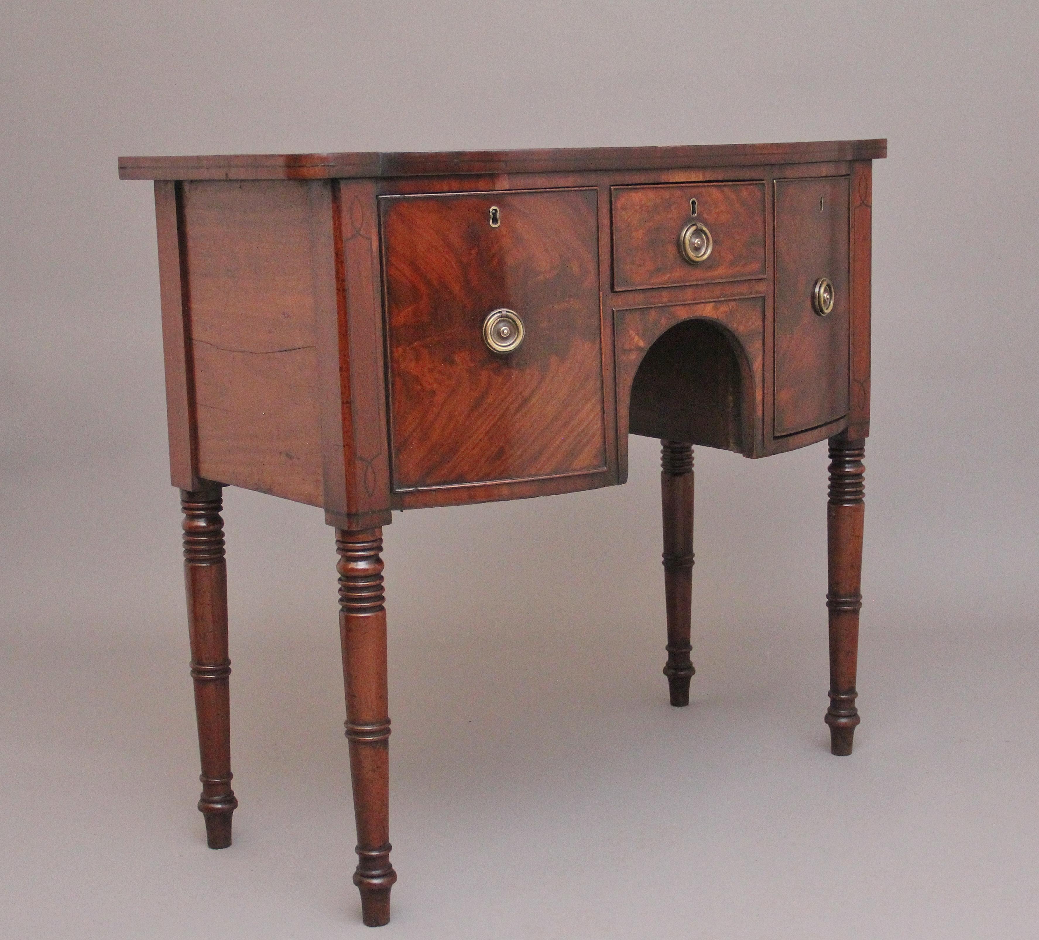Early 19th Century mahogany sideboard In Good Condition For Sale In Martlesham, GB