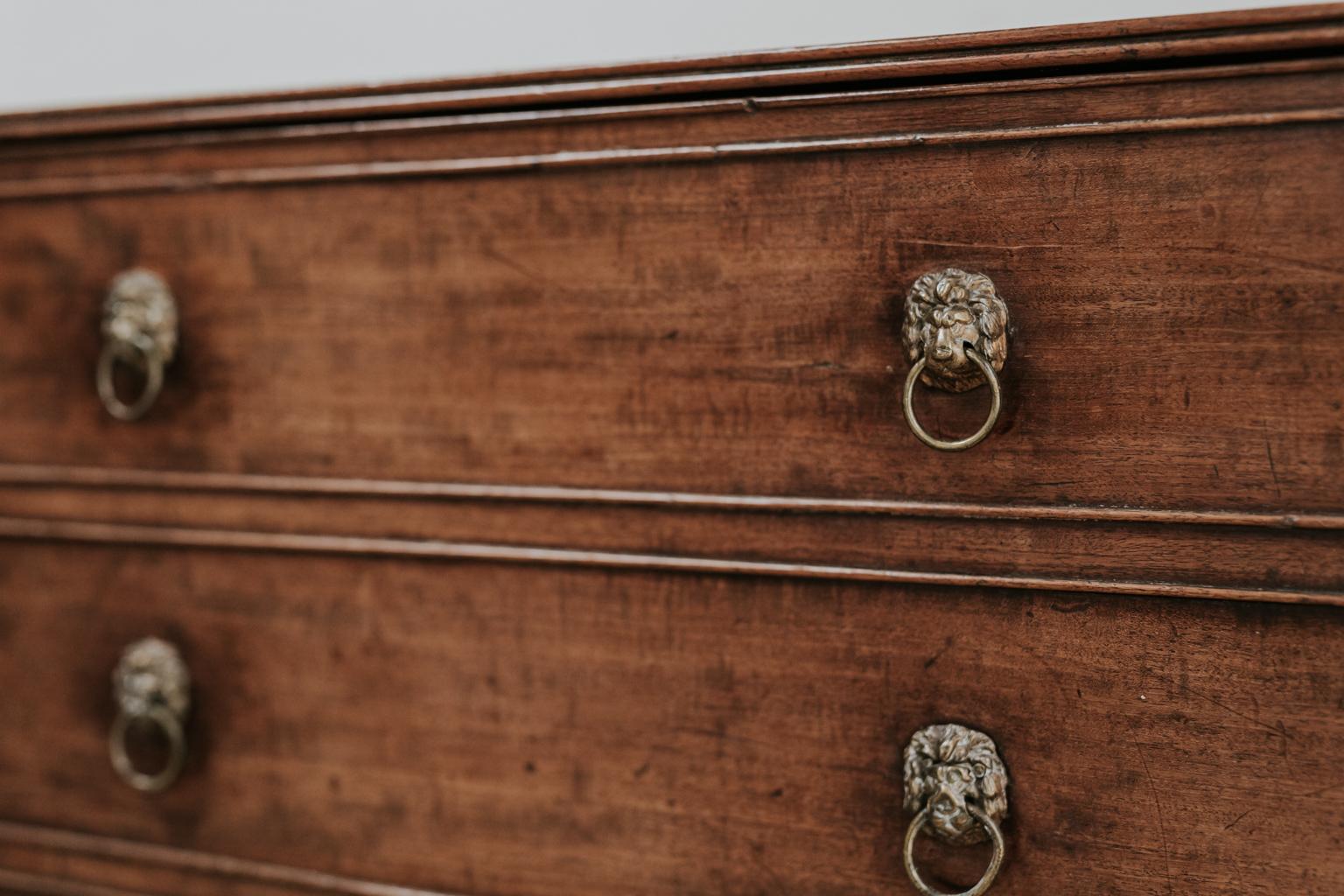 Early 19th Century Mahogany Small Cupboard In Good Condition For Sale In Brecht, BE