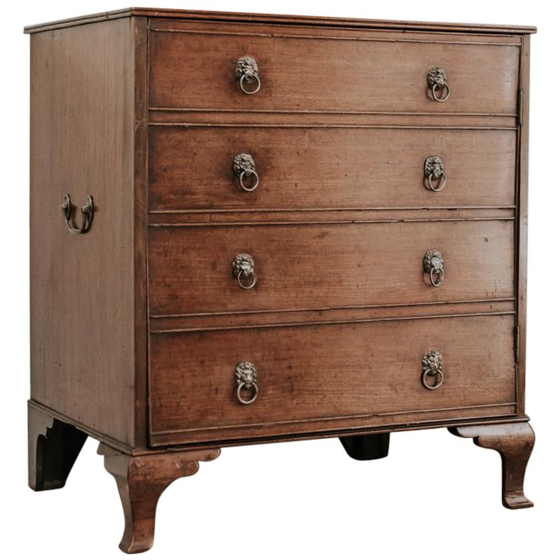Petite armoire en acajou du début du 19e siècle