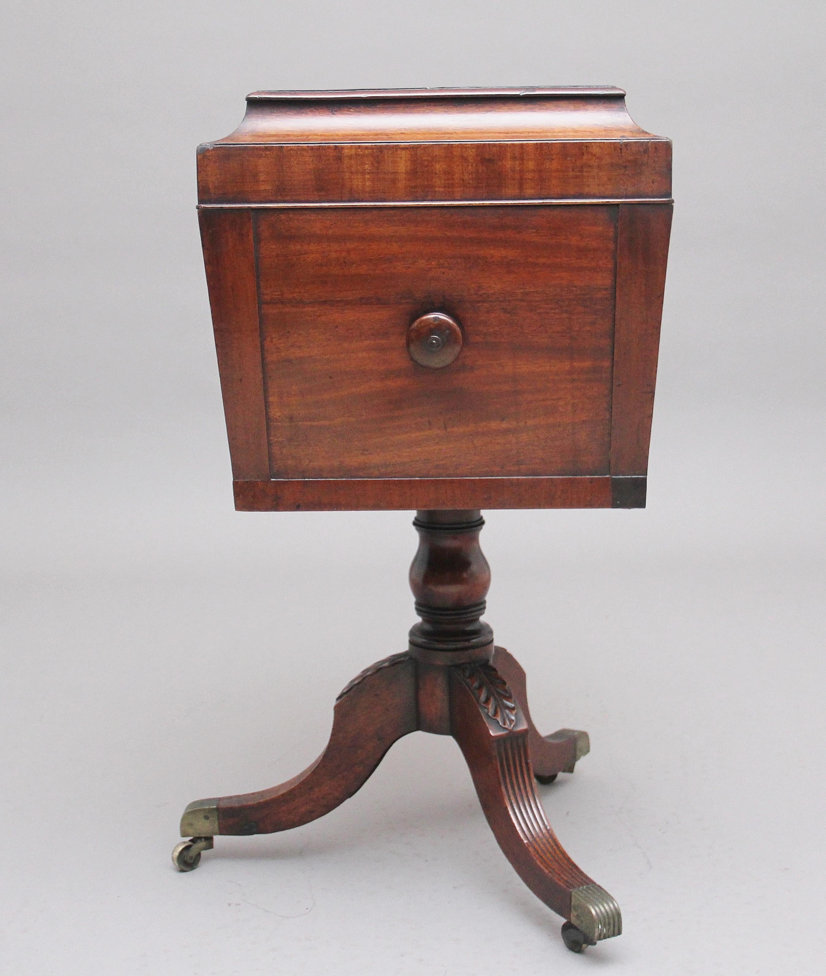 Early 19th Century Mahogany Teapoy For Sale 3