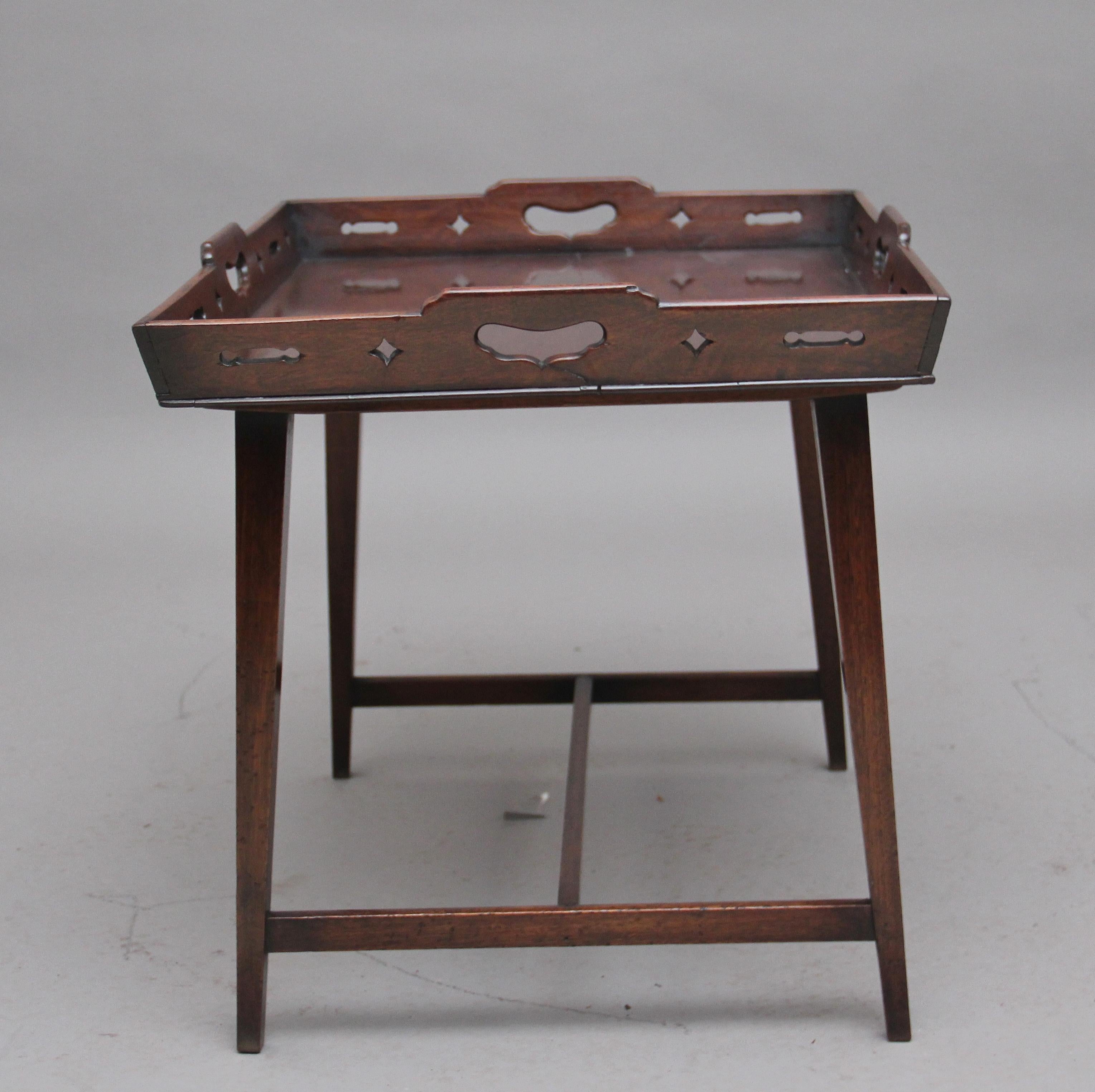 Early 19th Century Mahogany Tray Top Table In Good Condition In Martlesham, GB