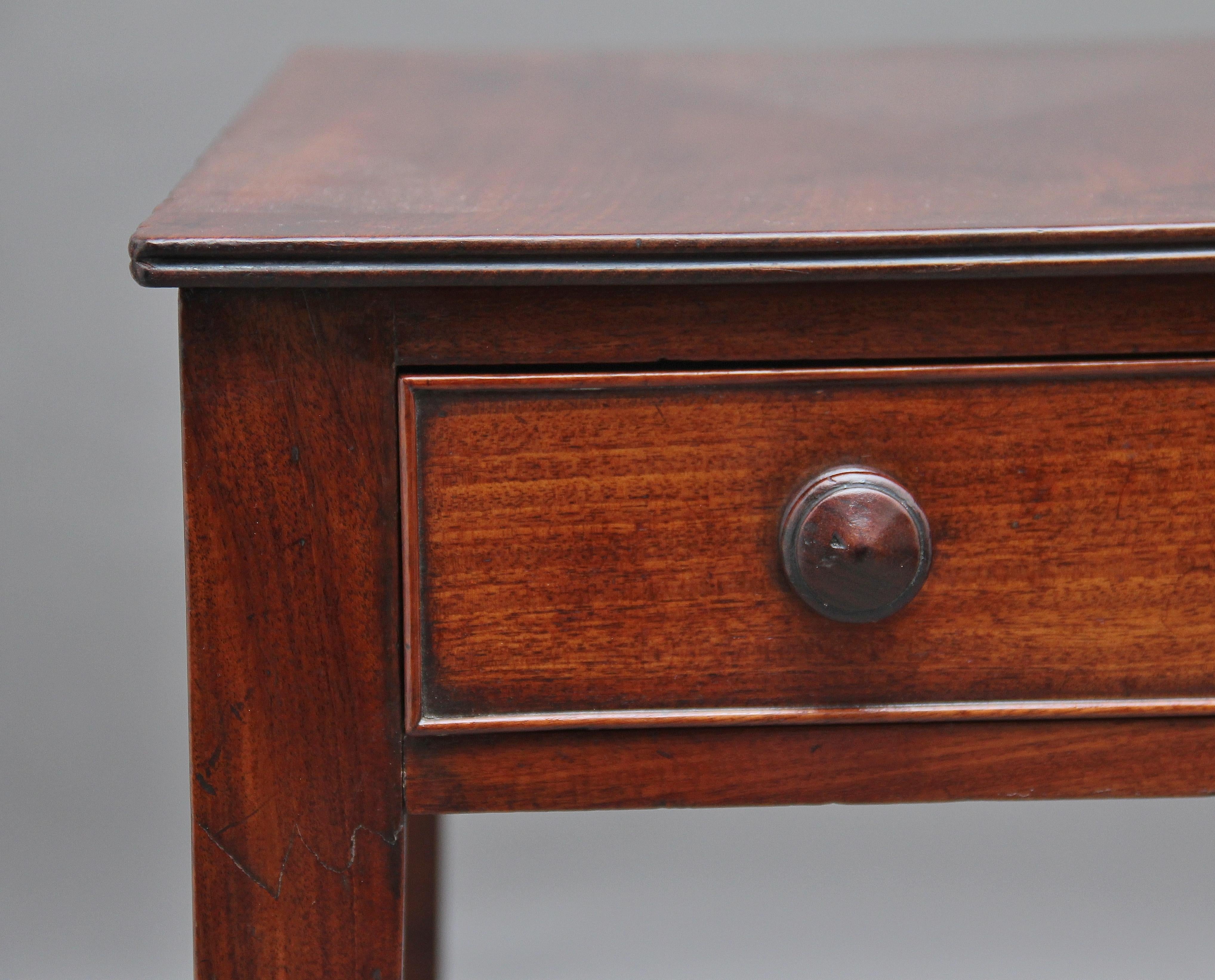 Early 19th Century Mahogany Writing Table For Sale 5