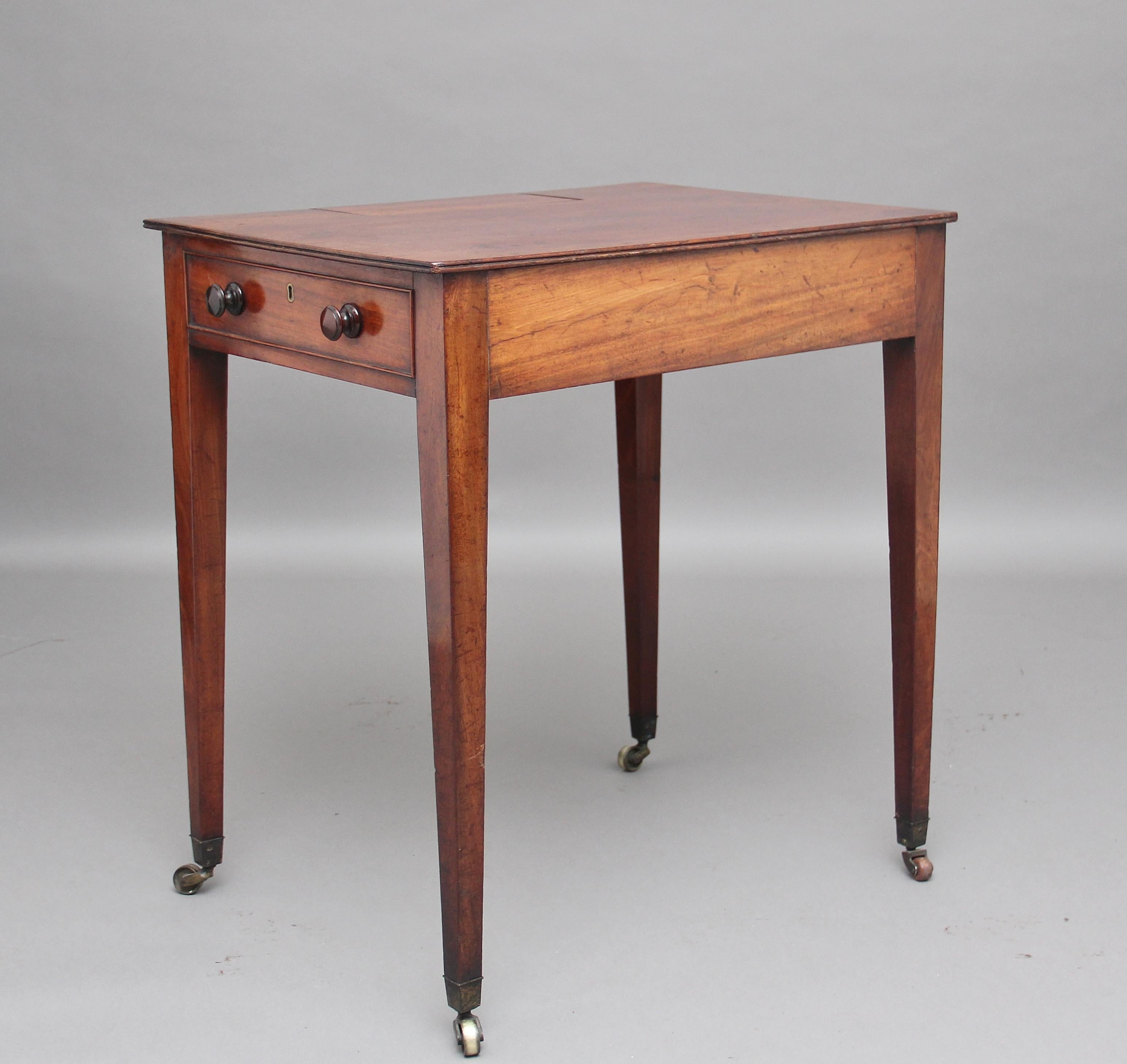 Mahagoni-Schreibtisch aus dem frühen 19. Jahrhundert (Englisch) im Angebot
